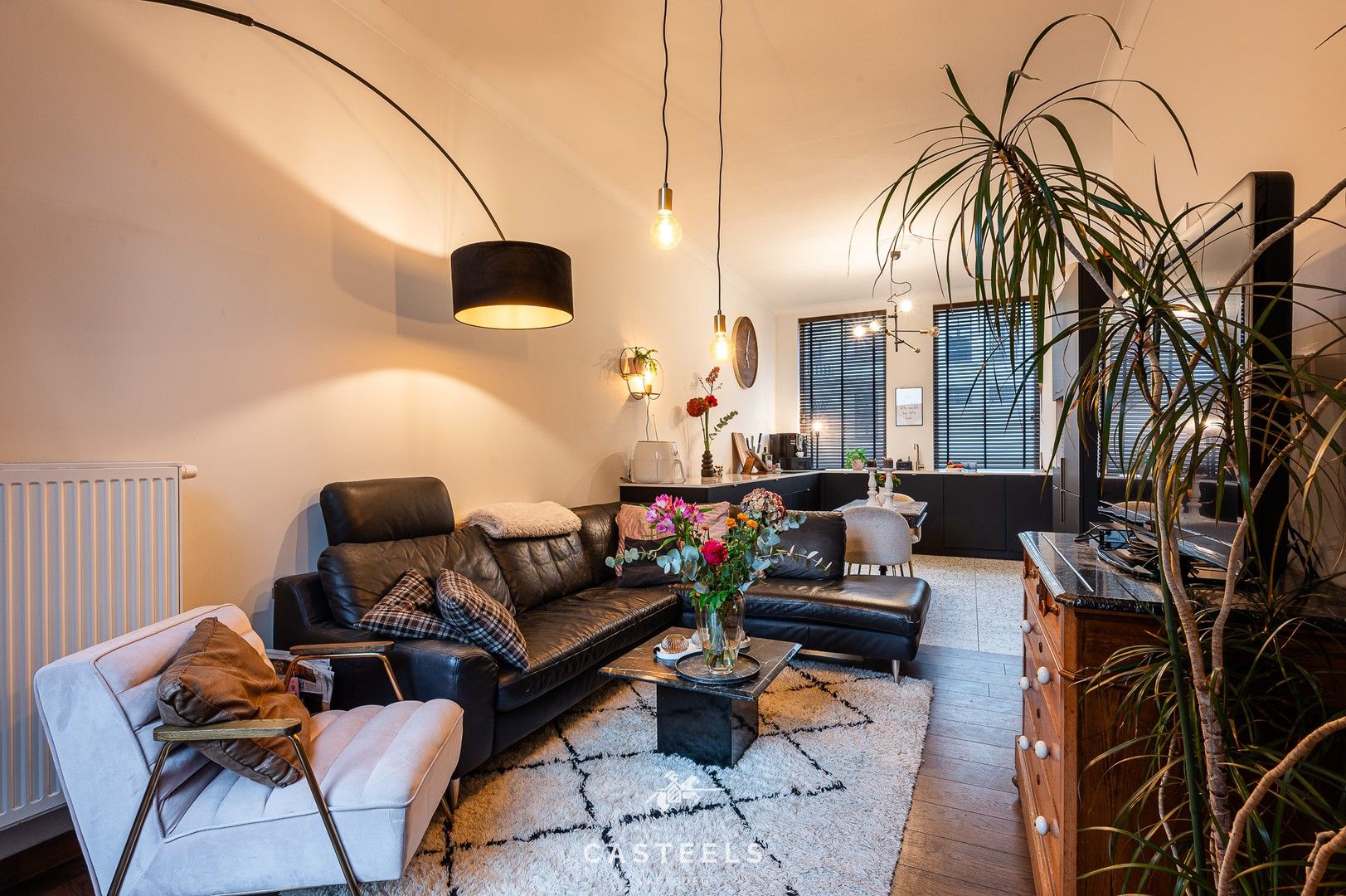 Instapklare stadswoning nabij station Brugge met tuin en studio foto 5