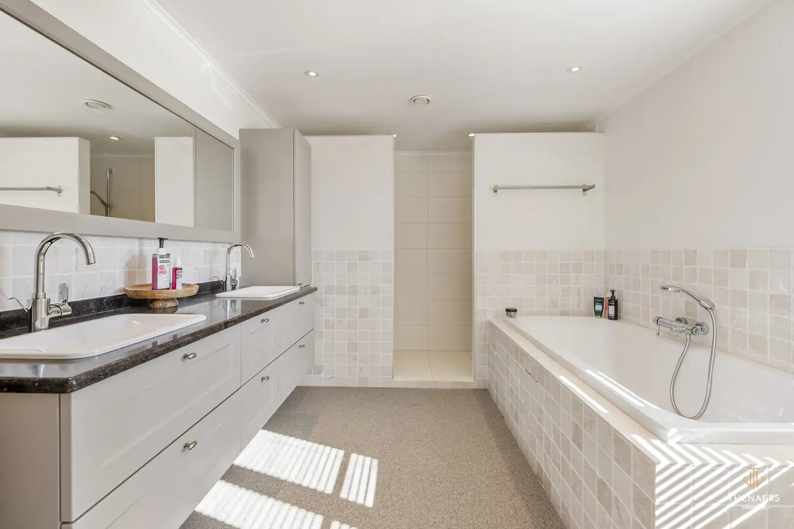 Stijlvolle pastoriewoning met ruimte, comfort en een prachtig afgewerkt geheel in Sint-Truiden. foto 20