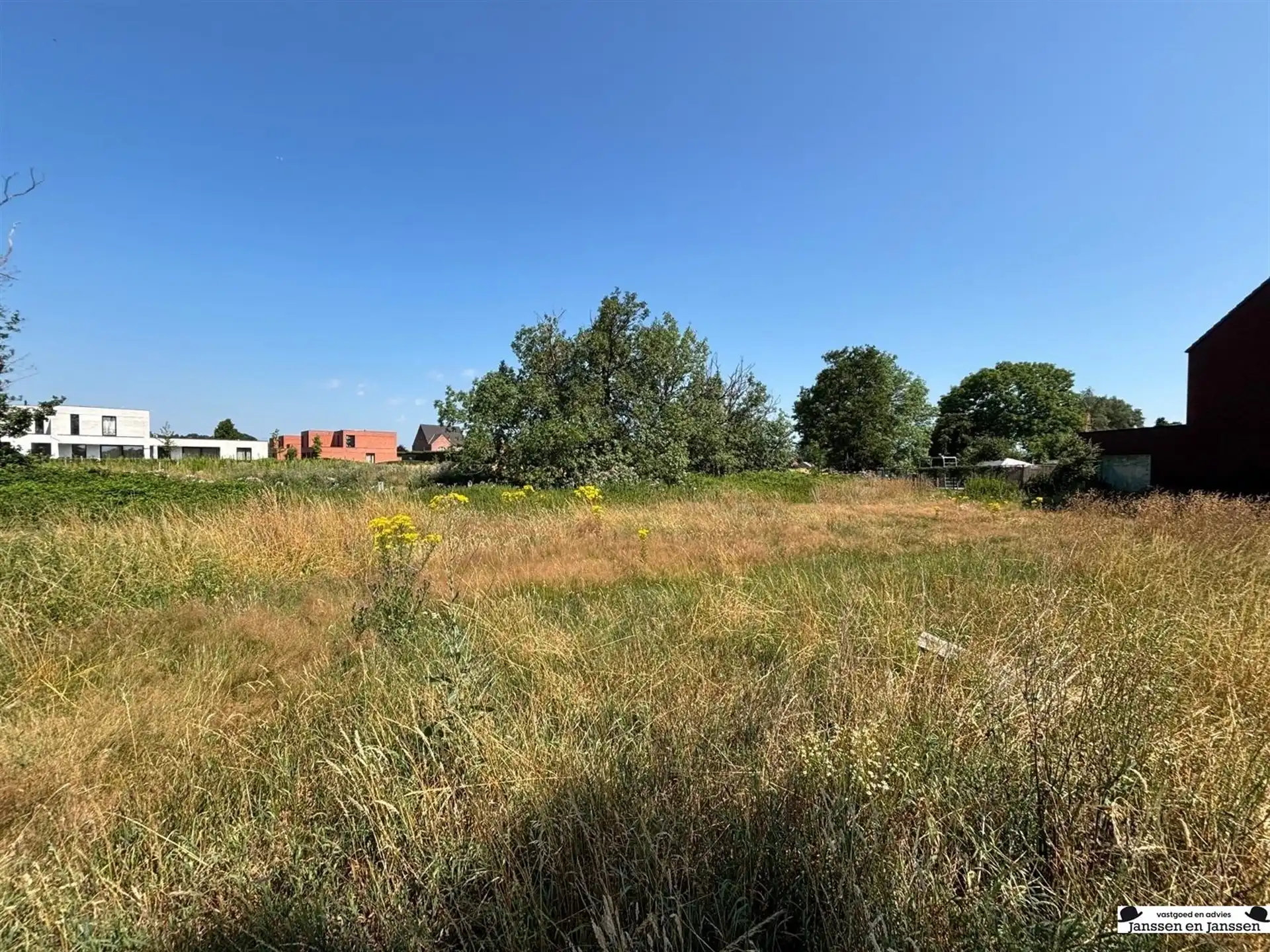 Ruime bouwgrond voor een open bebouwing met een oppervlakte van 1517m² foto 2