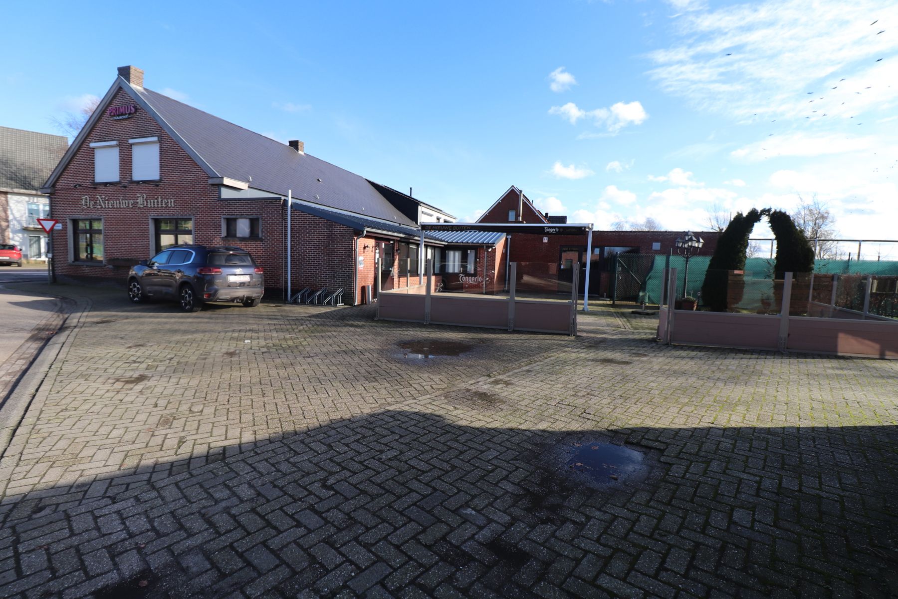Een horecazaak met bovengelegen woonst en zonnig terras in Wortel. foto 15