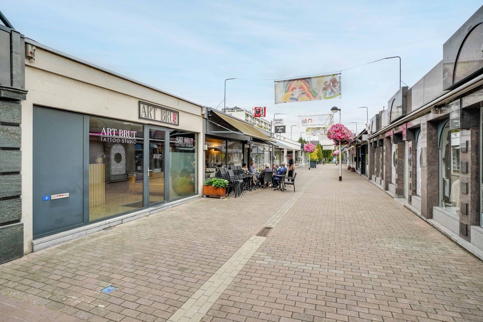 AFGEWERKT HANDELSPAND IN HET HARTJE VAN LANAKEN OP DE WINKELSTRAAT ! foto 16