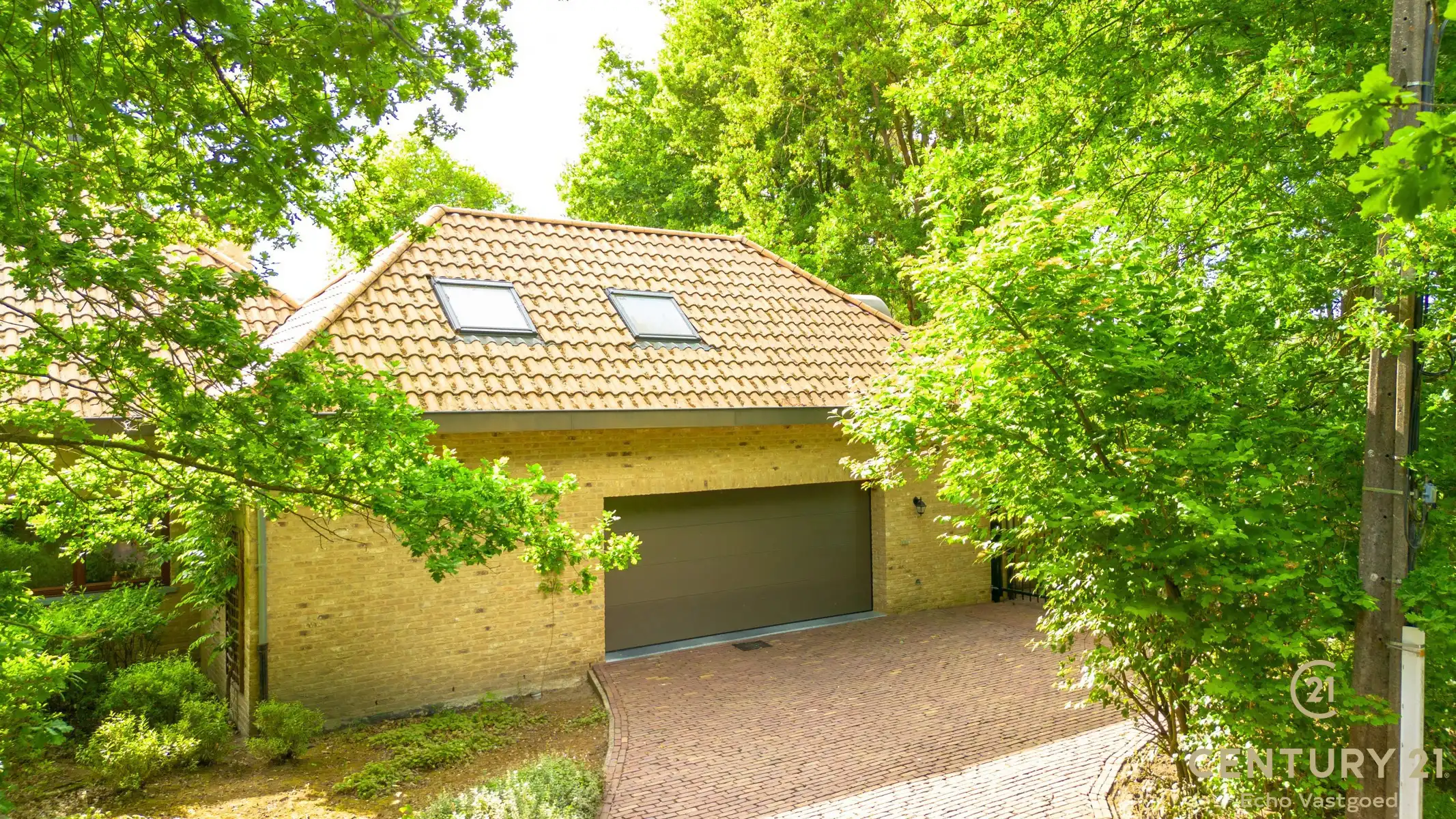 Riante villa met 5 slaapkamers, 4 badkamers en binnenzwembad foto 12