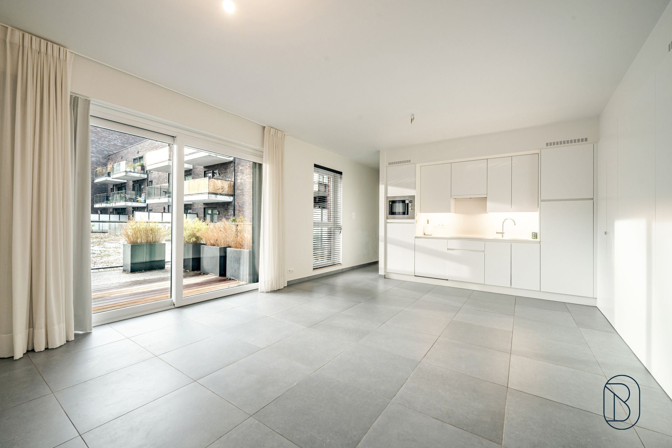 Recent leuk appartement met terras in centrum Roeselare foto 4