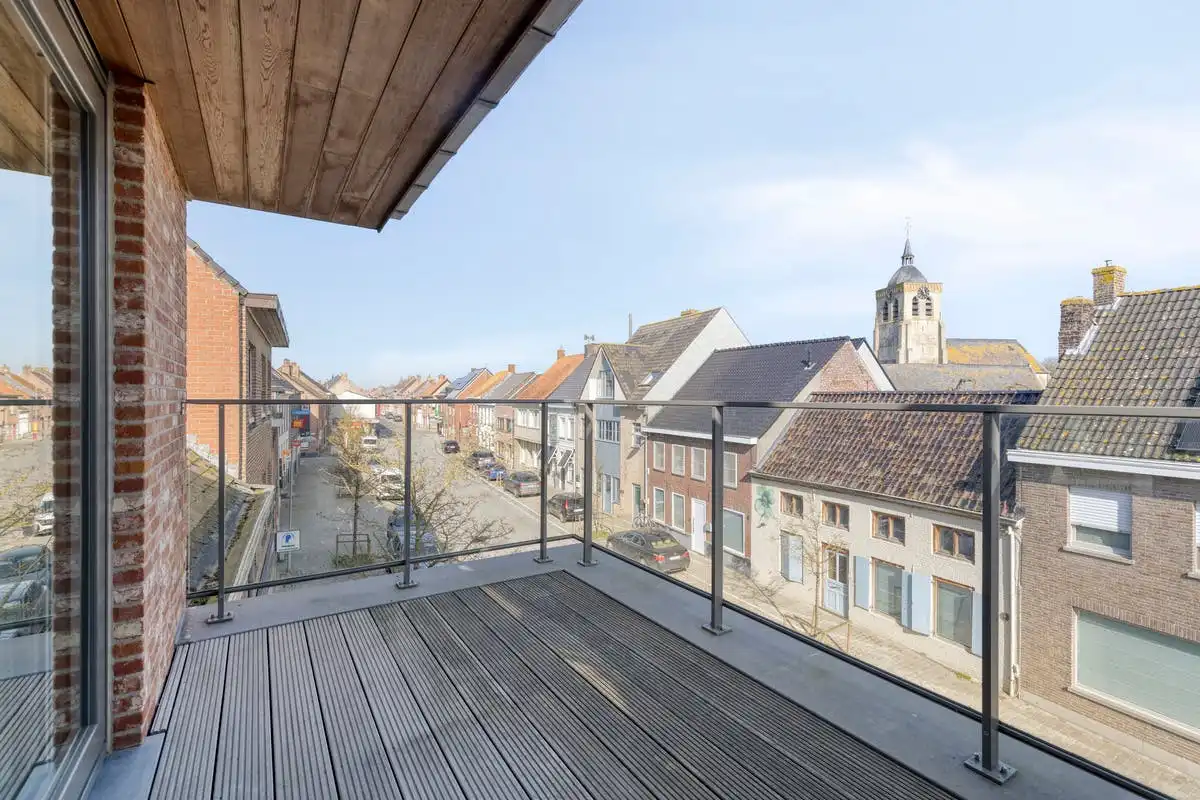 Ruim en lichtrijk appartement in hartje Proven foto {{pictureIndex}}