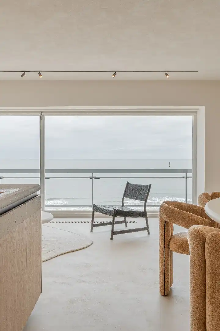 Uitzonderlijk gerenoveerd appartement met schitterende gevelbreedte op de Zeedijk in Knokke foto 8