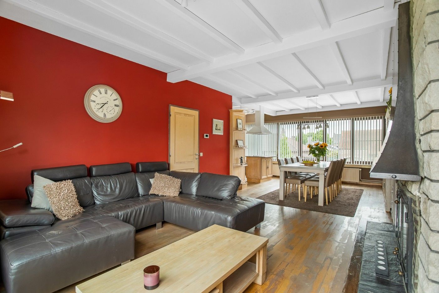 Ruime, instapklare bel-etagewoning met 3 slpk., inpandige garage en tuin foto 3