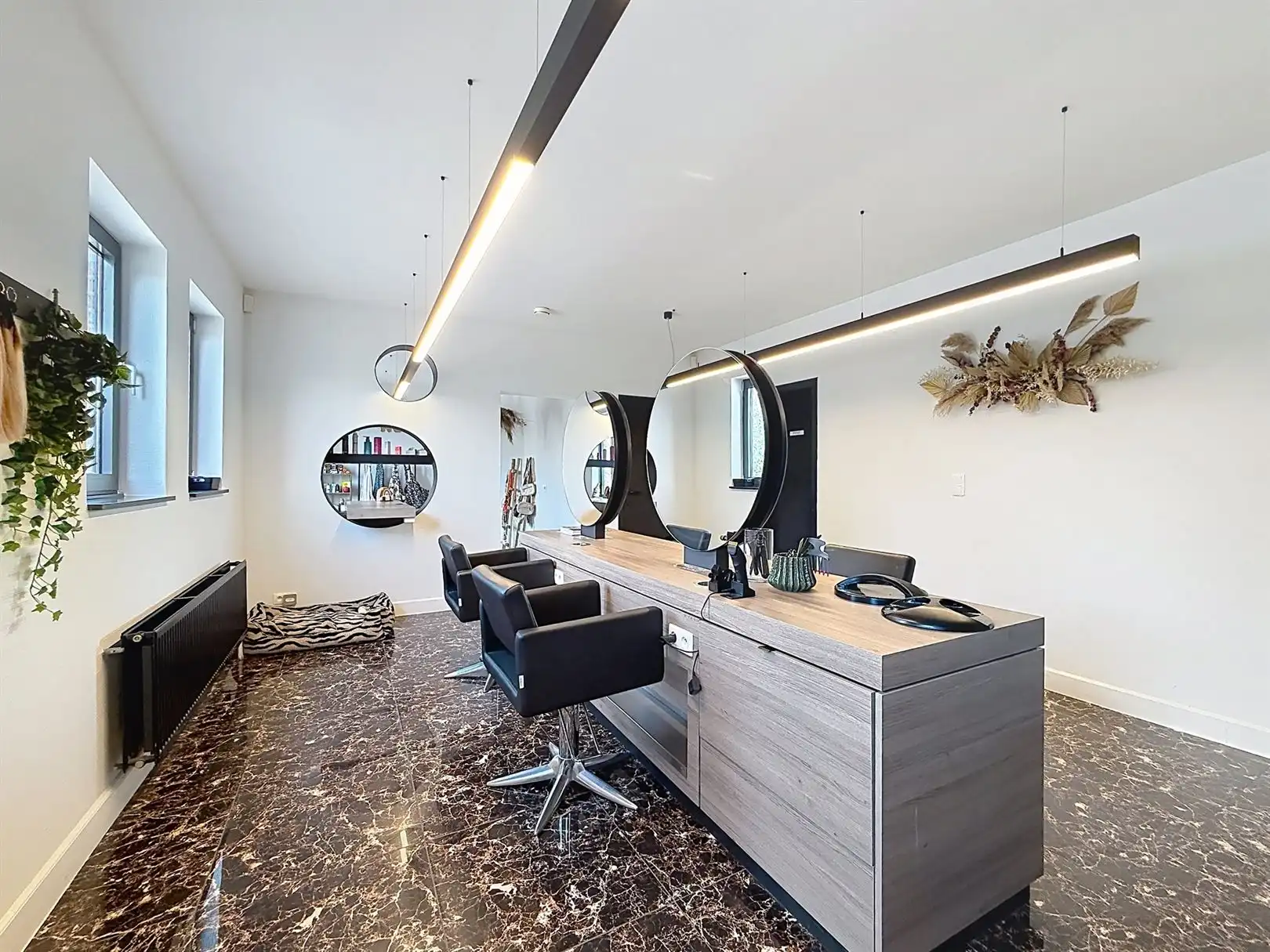 Huis met praktijkruimte, 4 slpks,  2 bdks, 10a 34ca foto 44