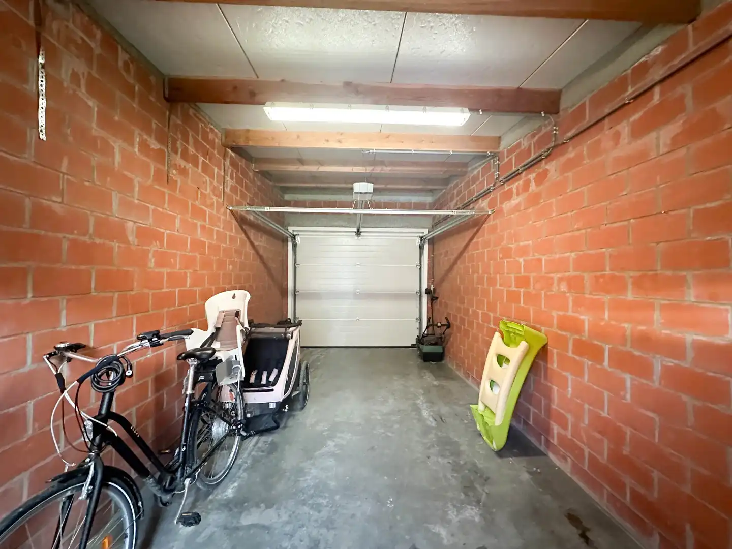Instapklare woning met 3 slaapkamers, omheinde tuin & garage te Aalbeke! foto 14
