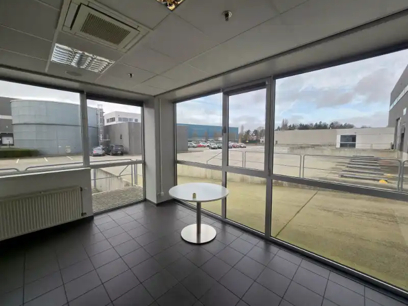 Industrieel/Logistiek gebouw te huur foto 6