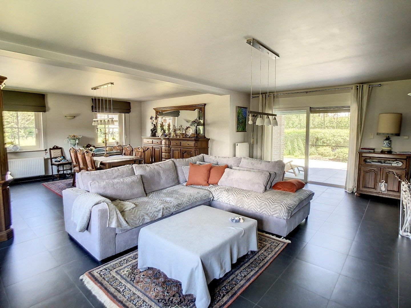 Prachtige woning met 5 slaapkamers, bureau, kelder, garage en tuin te 's Gravenvoeren foto 4