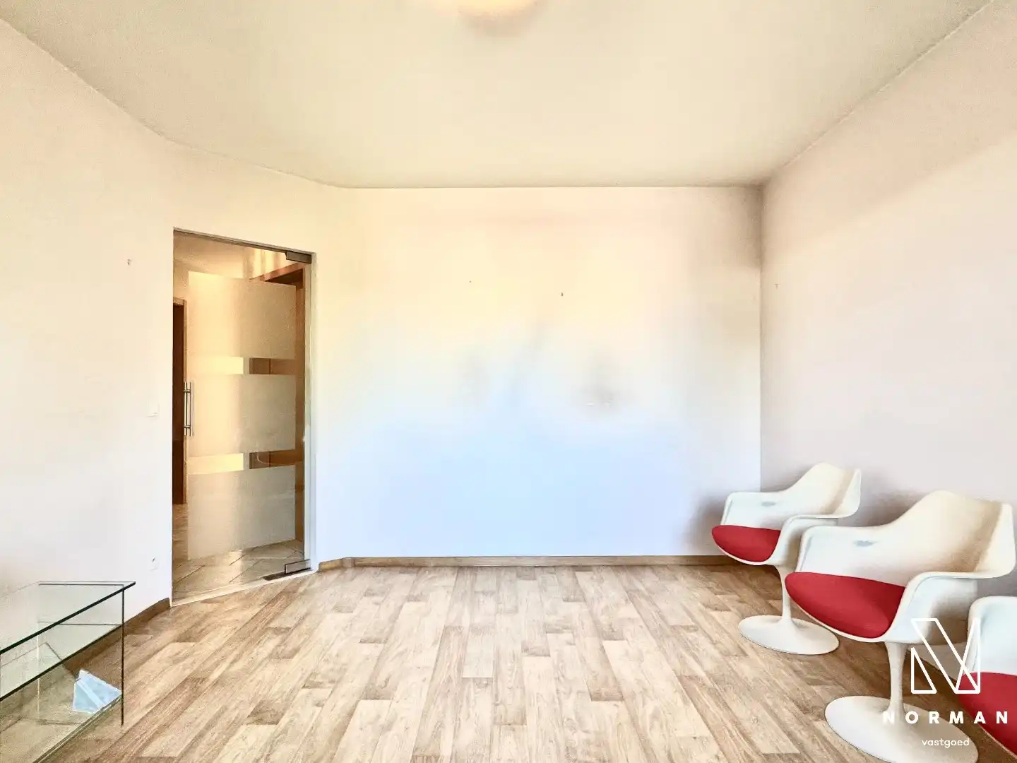 Gelijkvloers 2-slaapkamer appartement met tuin en garage te koop in Leupegem! foto 10