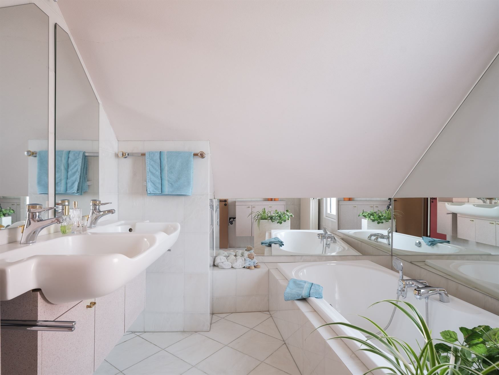 Licht, ruimte en zicht - wonen in alle comfort foto 21