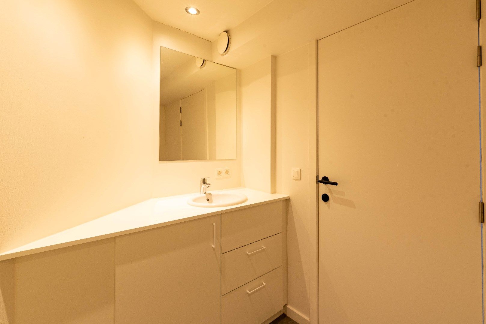 Gerenoveerde woning met twee slaapkamers foto 12