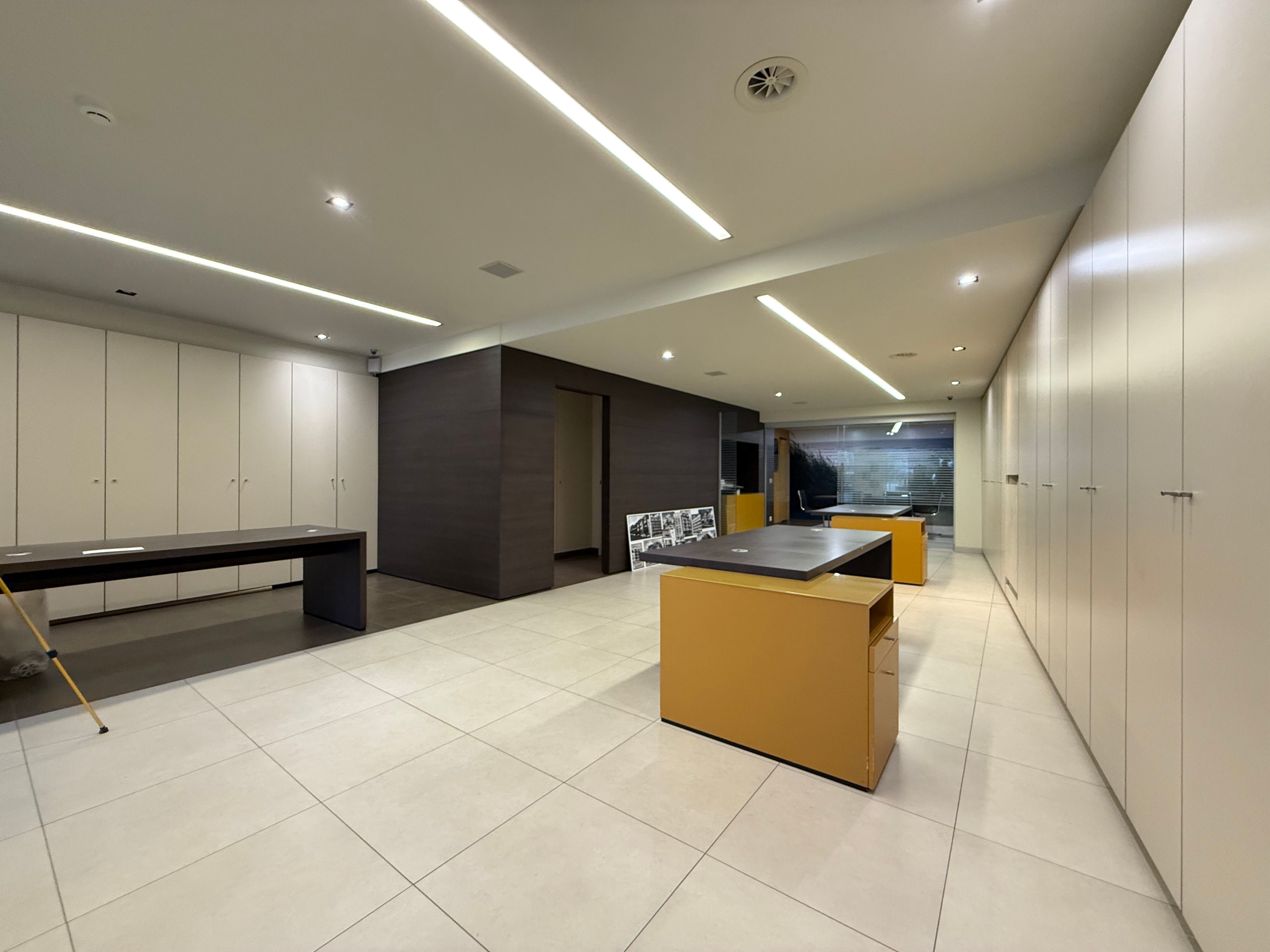 Modern handelsgelijkvloers 86m² foto 2