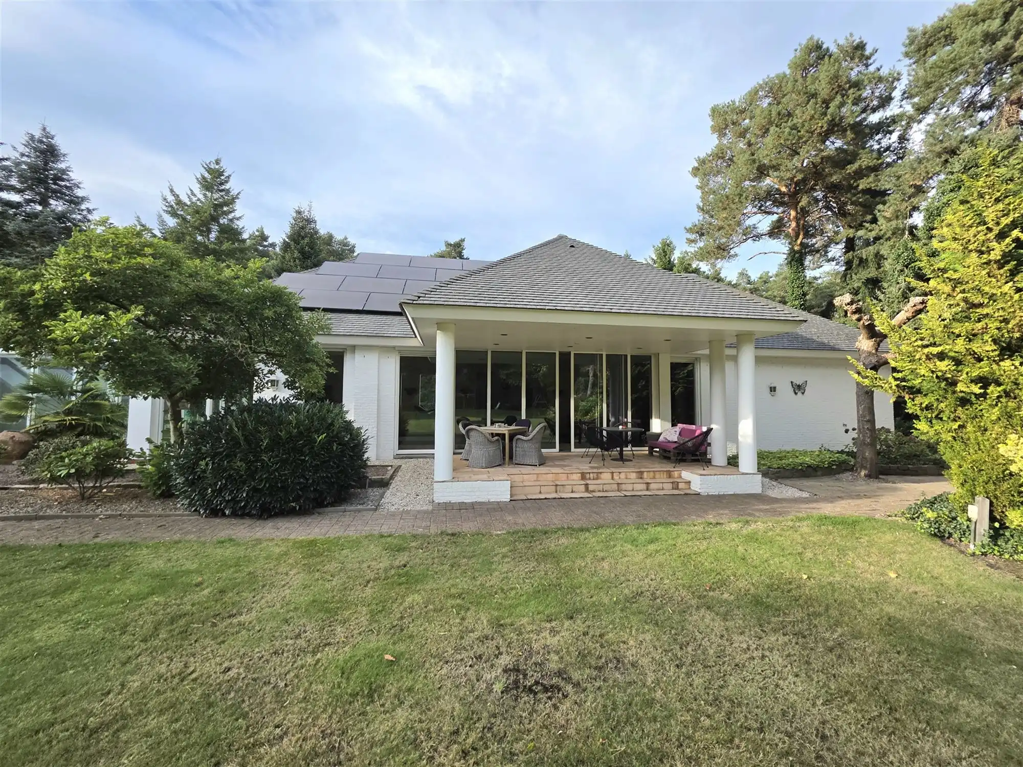 Statig landgoed met binnenzwembad op toplocatie foto 48