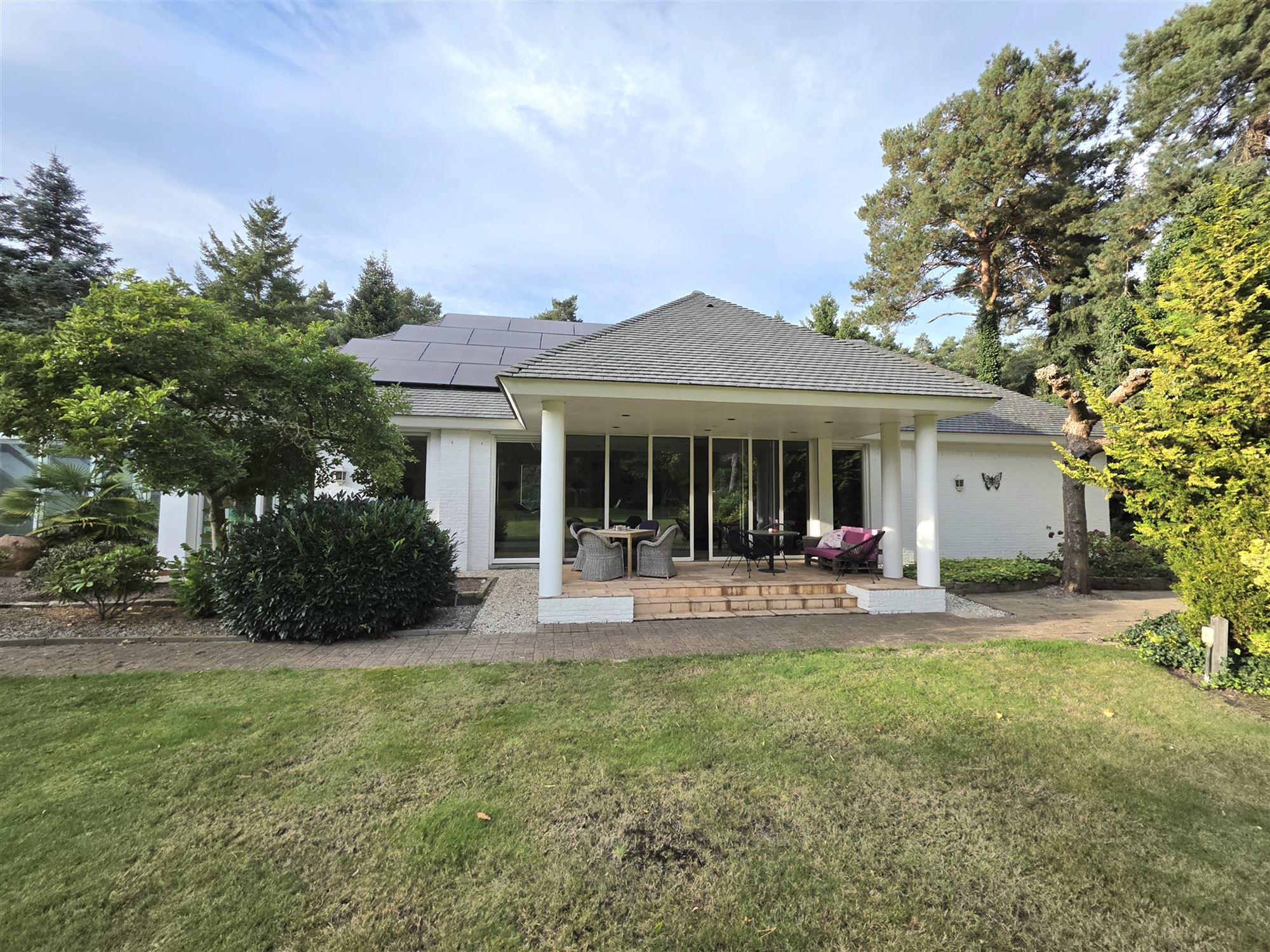 Statig landgoed met binnenzwembad op toplocatie foto 48