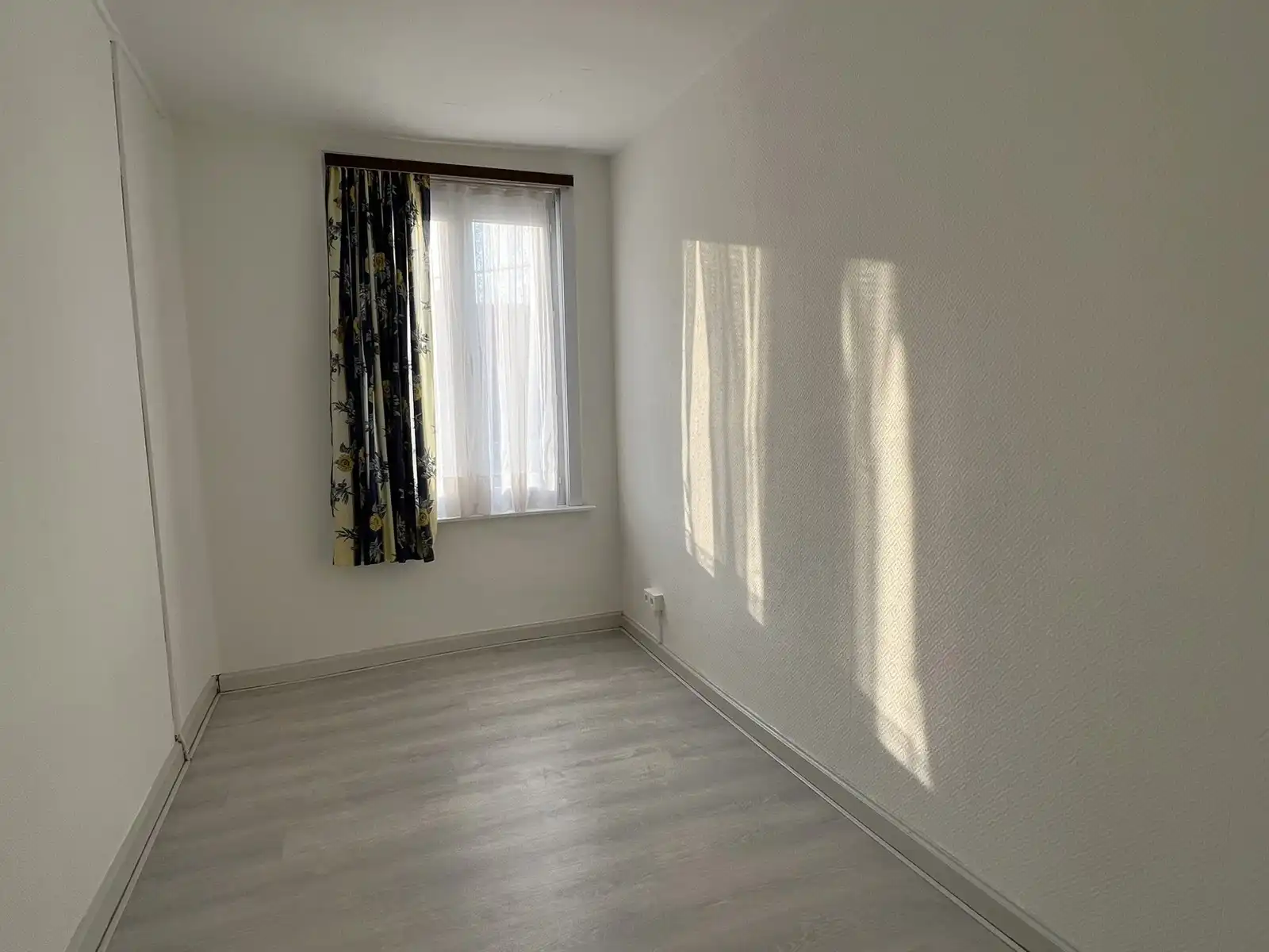 Verzorgde rijwoning met diepe tuin foto 16