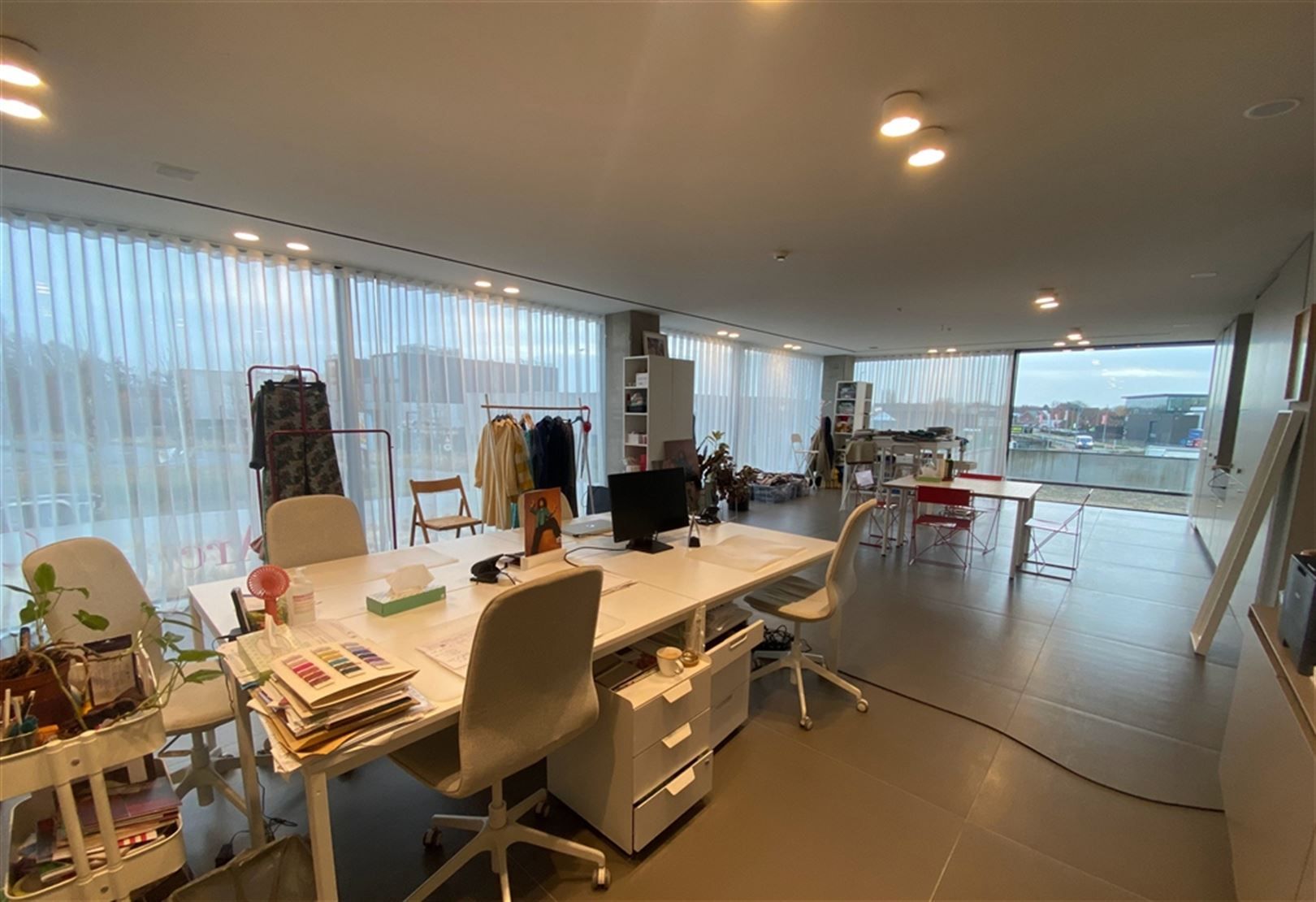 Moderne High-End kantoren aan afrit E17 foto 9