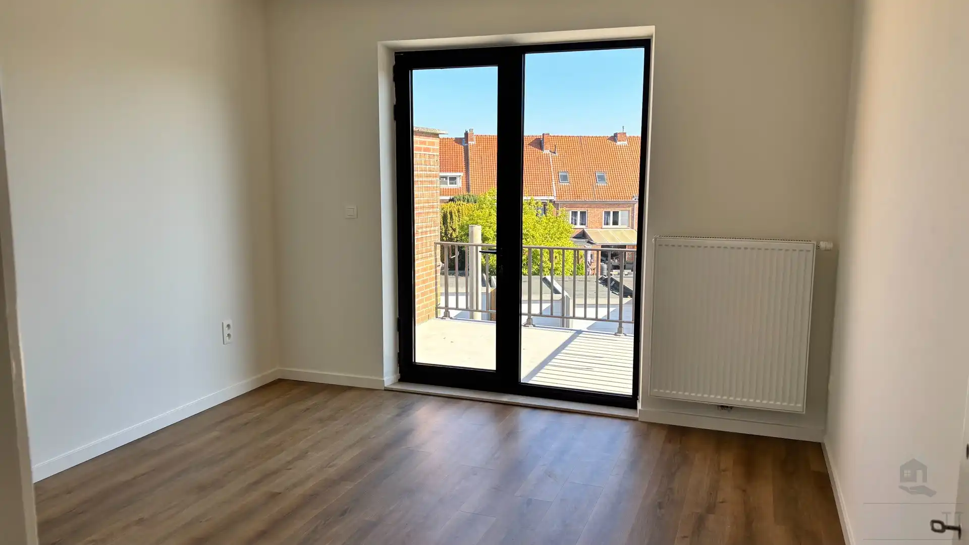 Gerenoveerd app. Met 3 slaapkamers en terras. foto 5