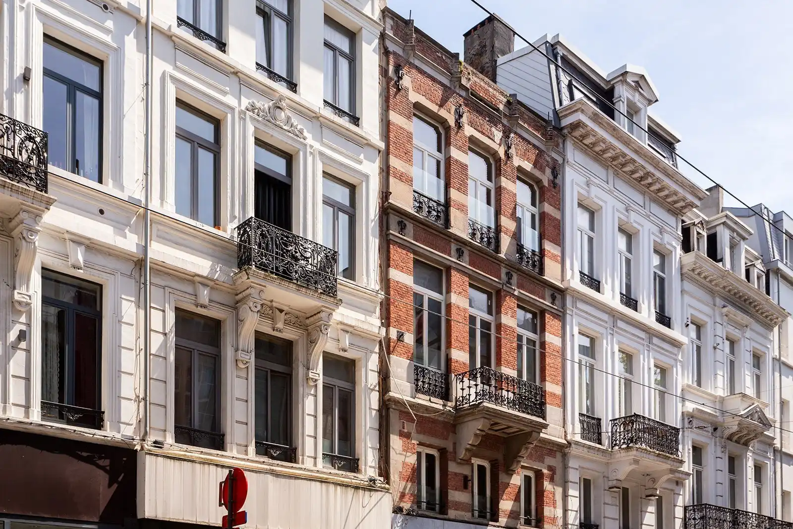 Modern wonen onder de Antwerpse skyline foto {{pictureIndex}}
