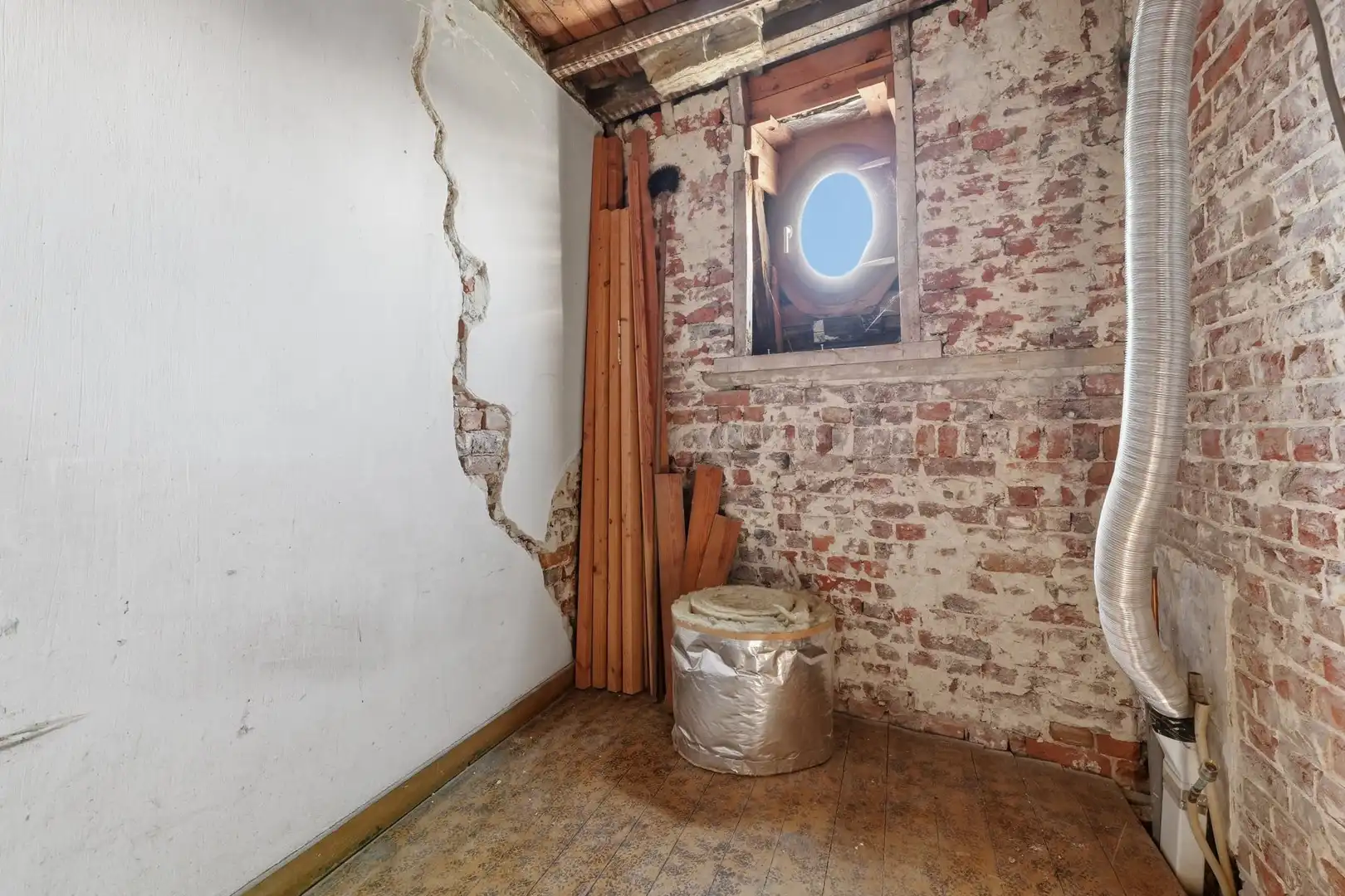 AUTHENTIEK HERENHUIS MET PRAKTIJKRUIMTE, TUIN EN GARAGE MET STALLEN IN HARTJE BORGLOON foto 42