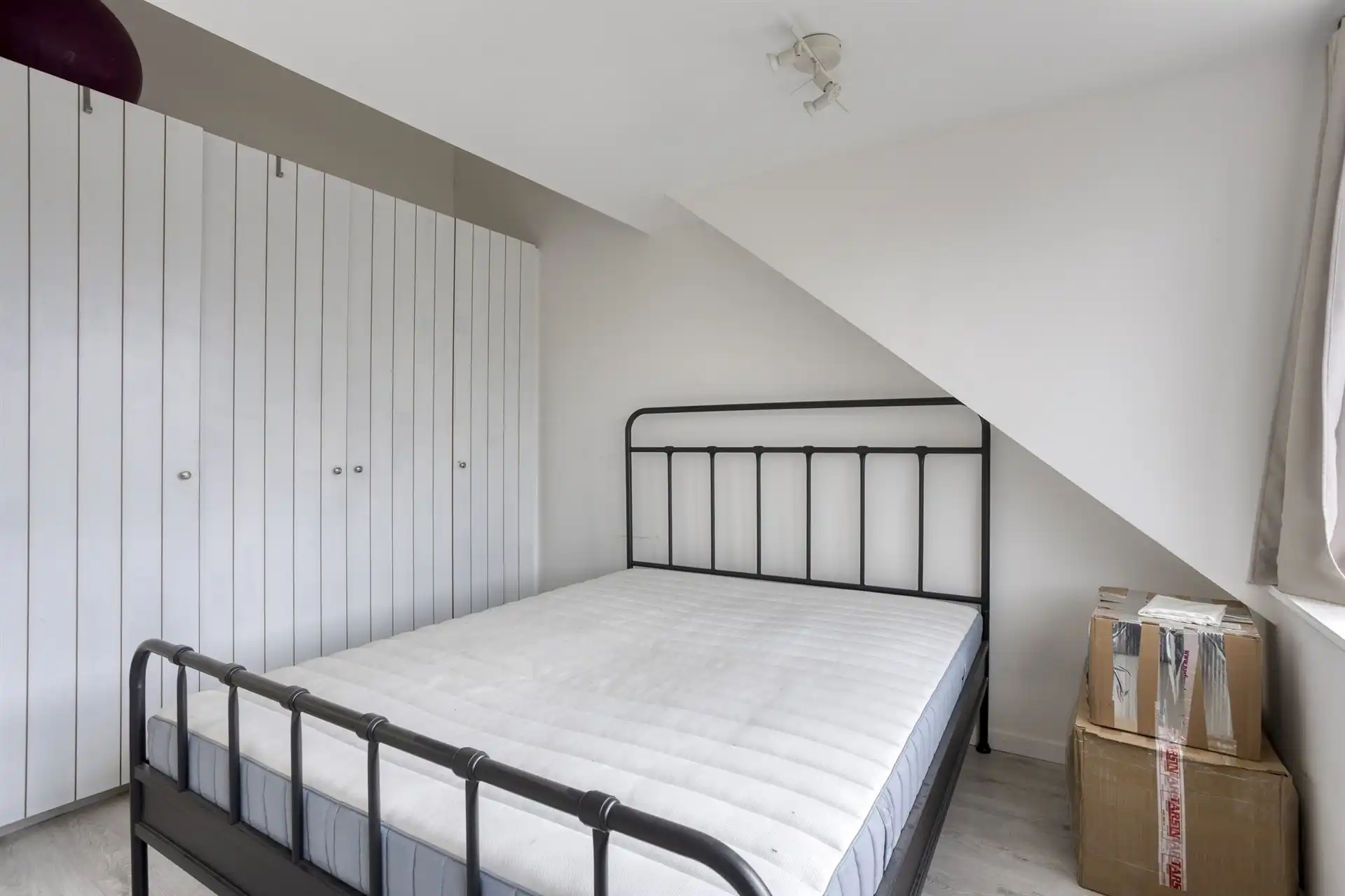 Woning met overvloed aan ruimte en potentieel foto 26