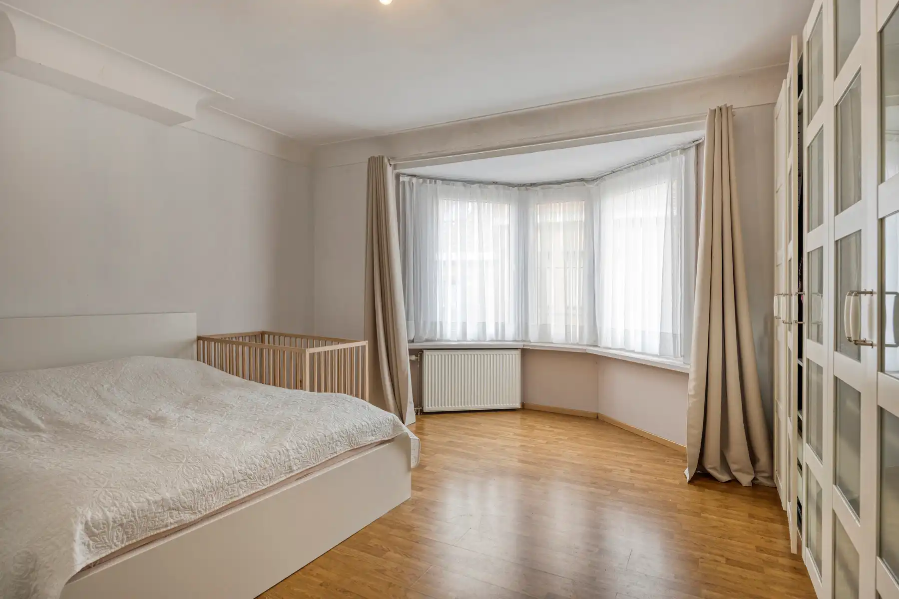 Ruime woning met 4 slaapkamers nabij centrum foto 9