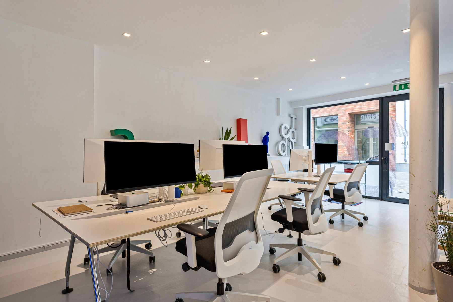 Gelijkvloers kantoor in centrum Halle foto 5