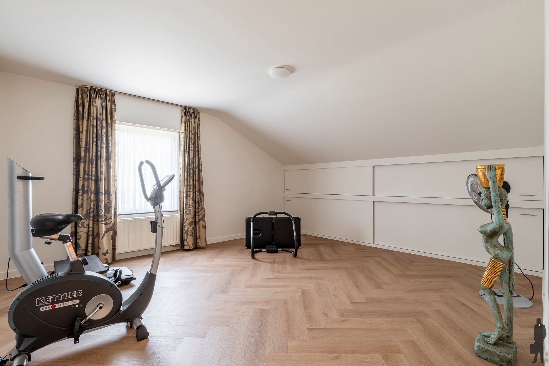 Tijdloze, volledig gerenoveerde villa 'Arendsnest' te Achel foto 23