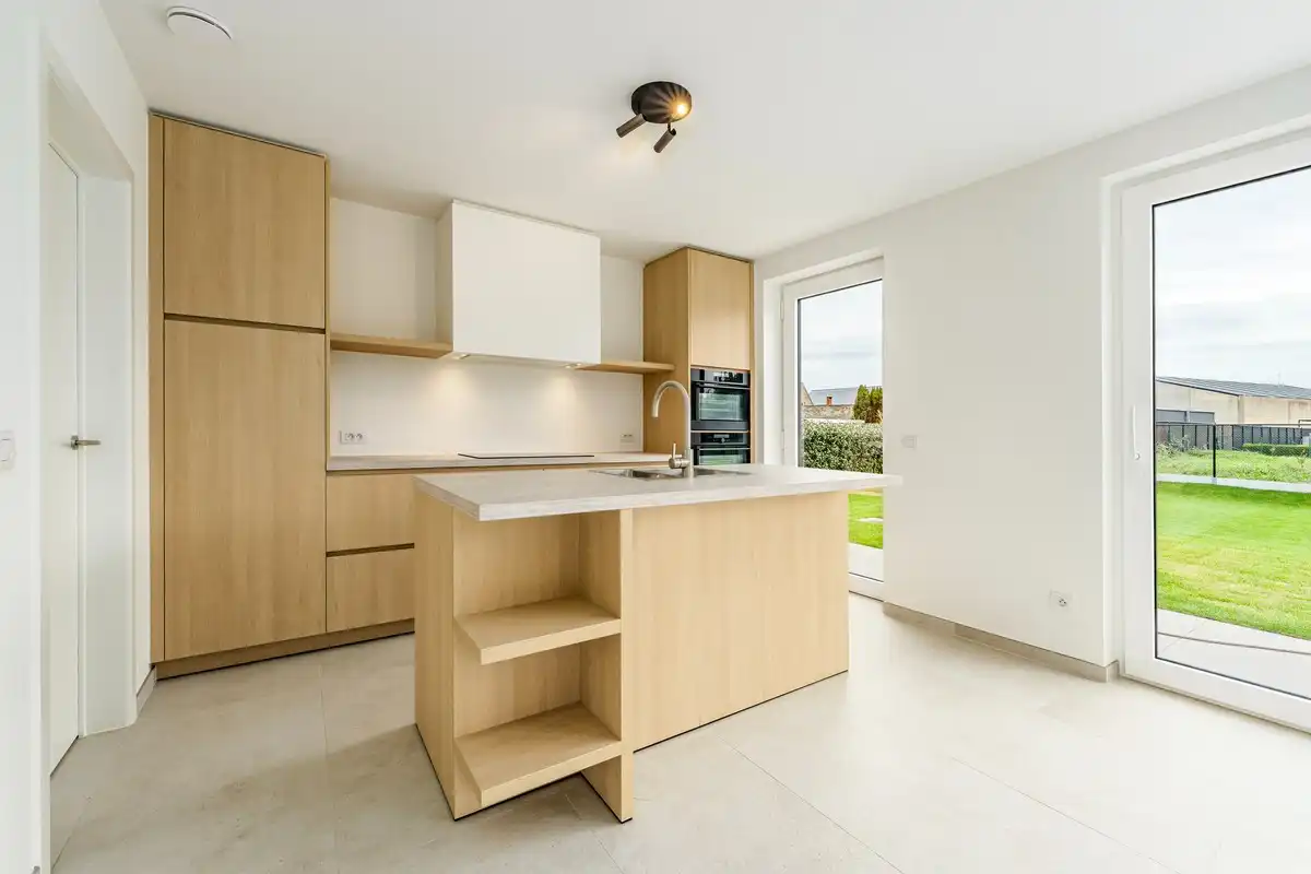 VOLLEDIG AFGEWERKTE MODERNE OPEN NIEUWBOUWWONING TE OOSTDUINKERKE foto 10