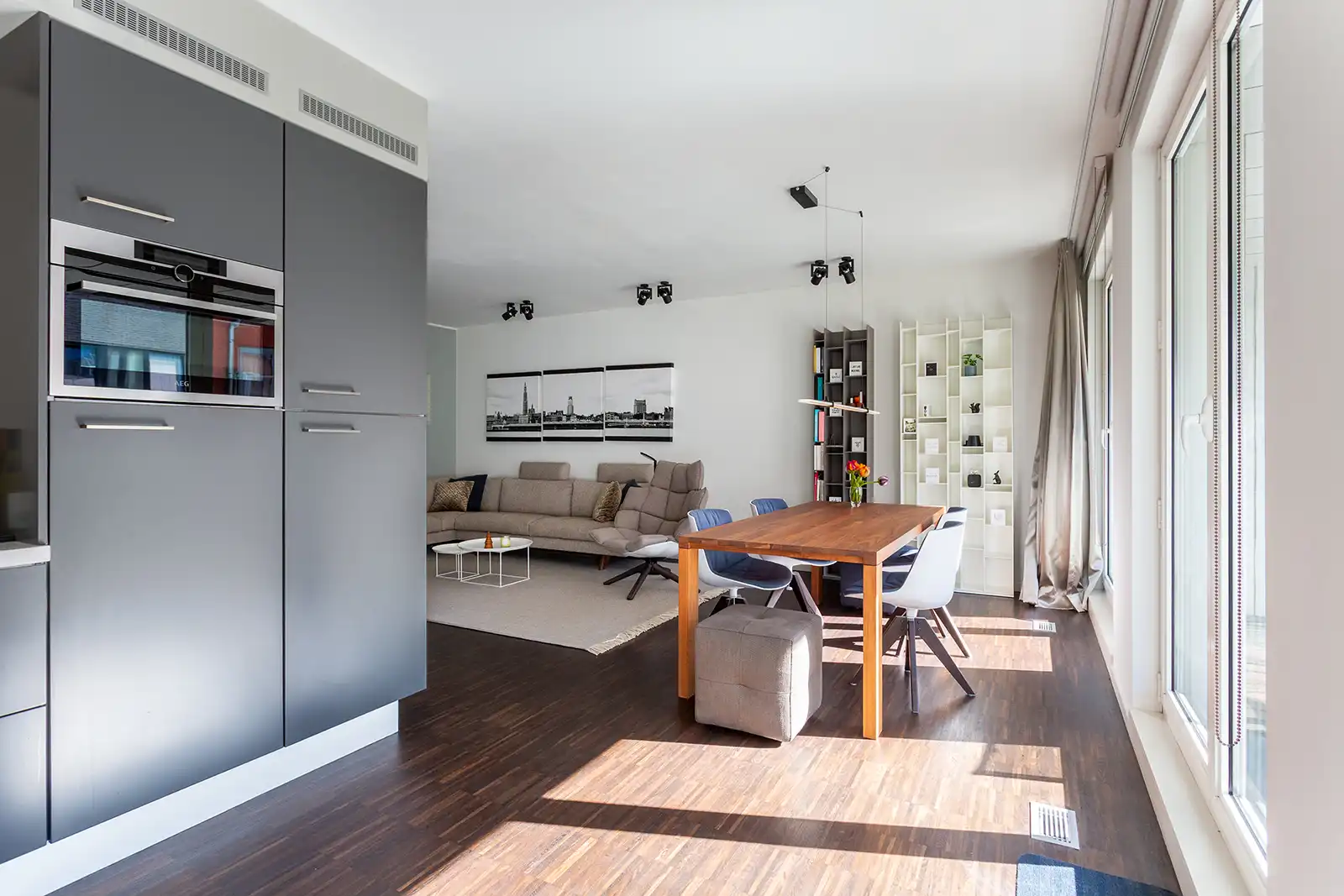 Luxueus en gemeubeld appartement met twee terrassen en parking op het Zuid foto 8