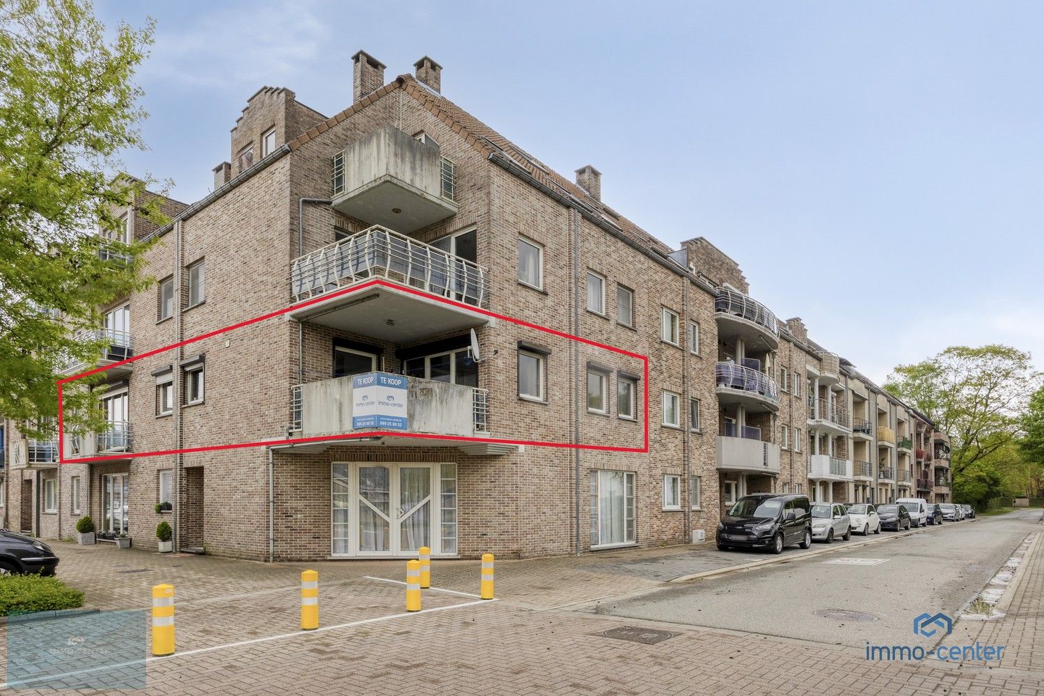 Lichtrijk en Instapklaar Appartement (150 m²) met 3 Slaapkamers en 2 Ondergrondse Parkeerplaatsen in Genk foto {{pictureIndex}}