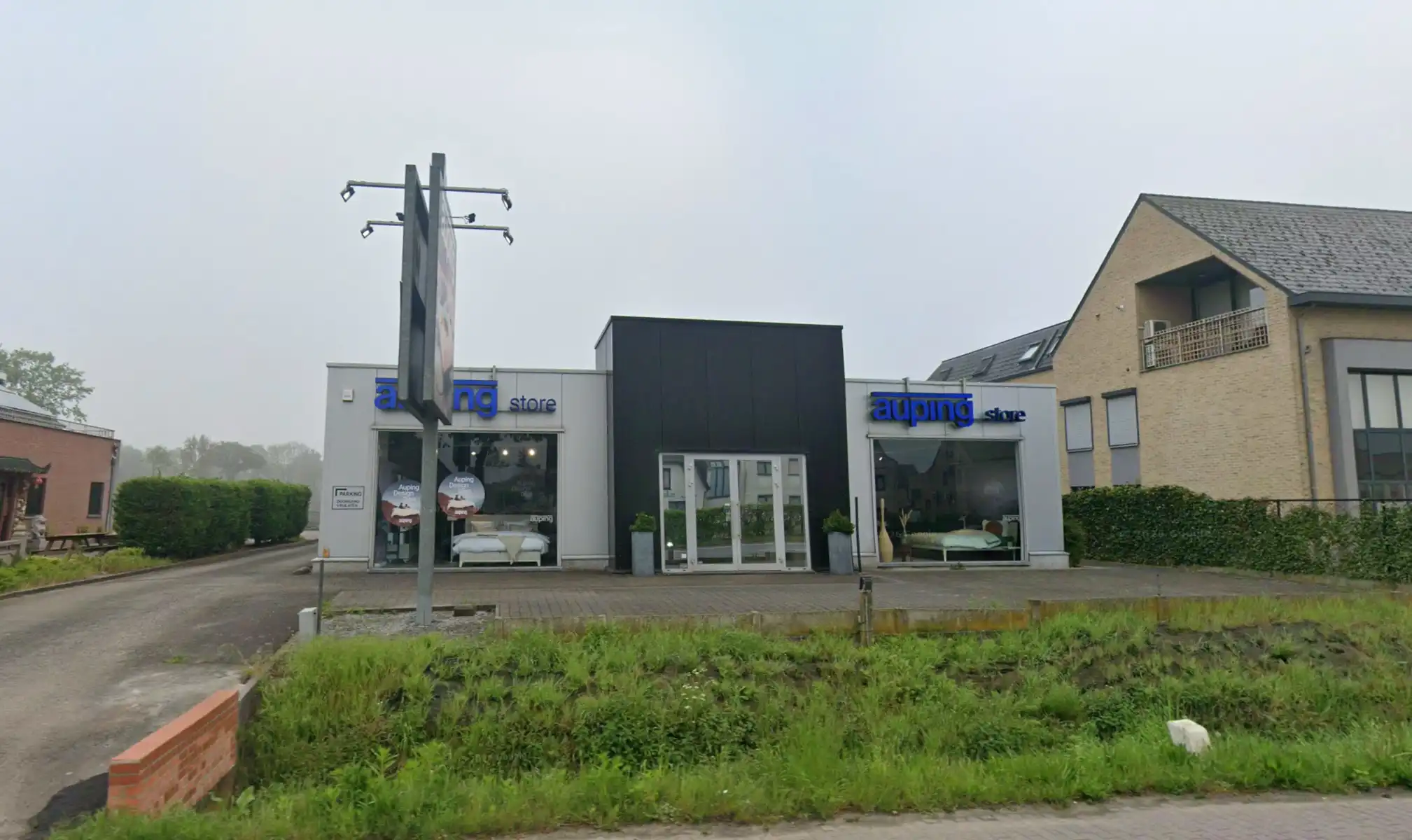 Handelsruimte / showroom te huur aan de Antwerpseweg in Geel foto 3