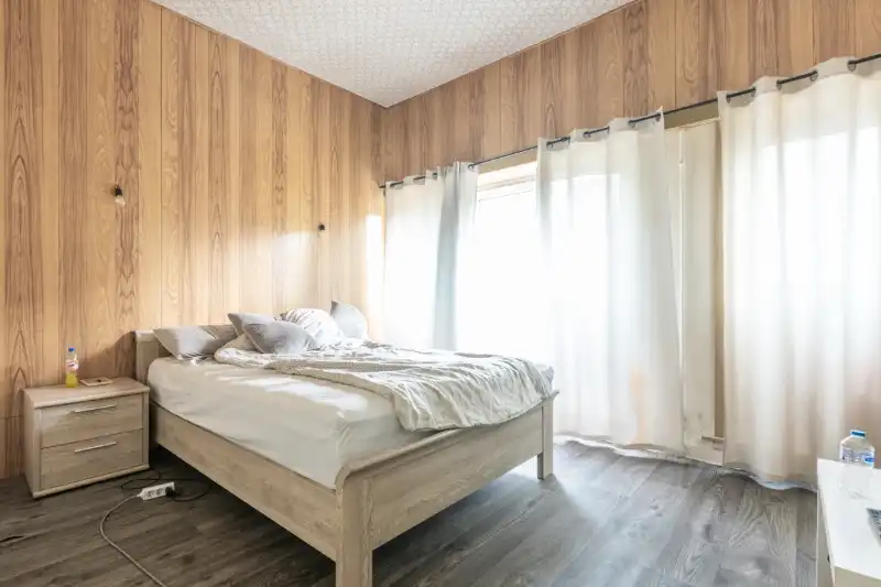 Te renoveren woning met 4 slaapkamers, tuinterras en kleine garage (elektriciteit goedgekeurd...). foto 8