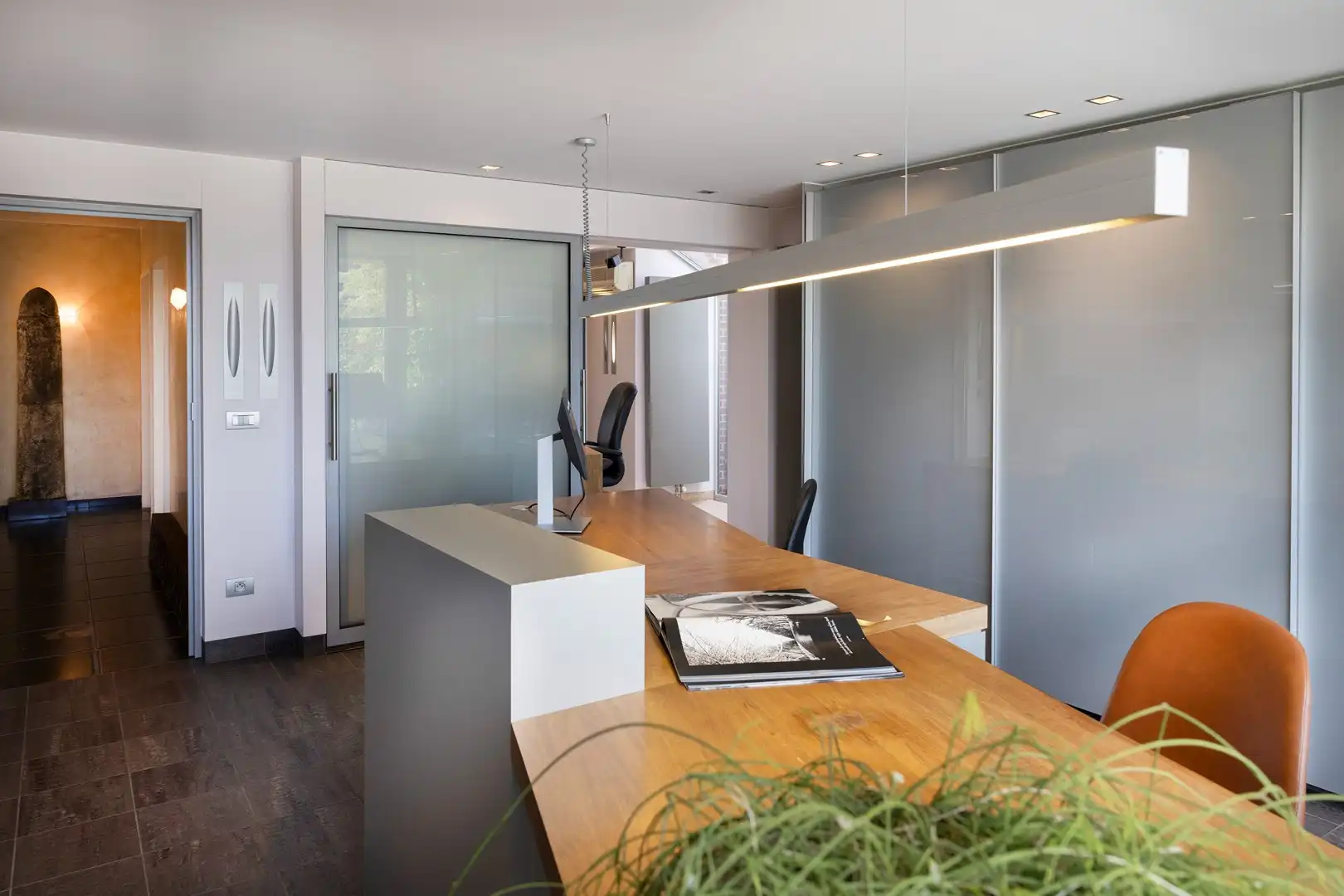 Ruime, alleenstaande woning met mogelijke praktijkruimte. foto 18