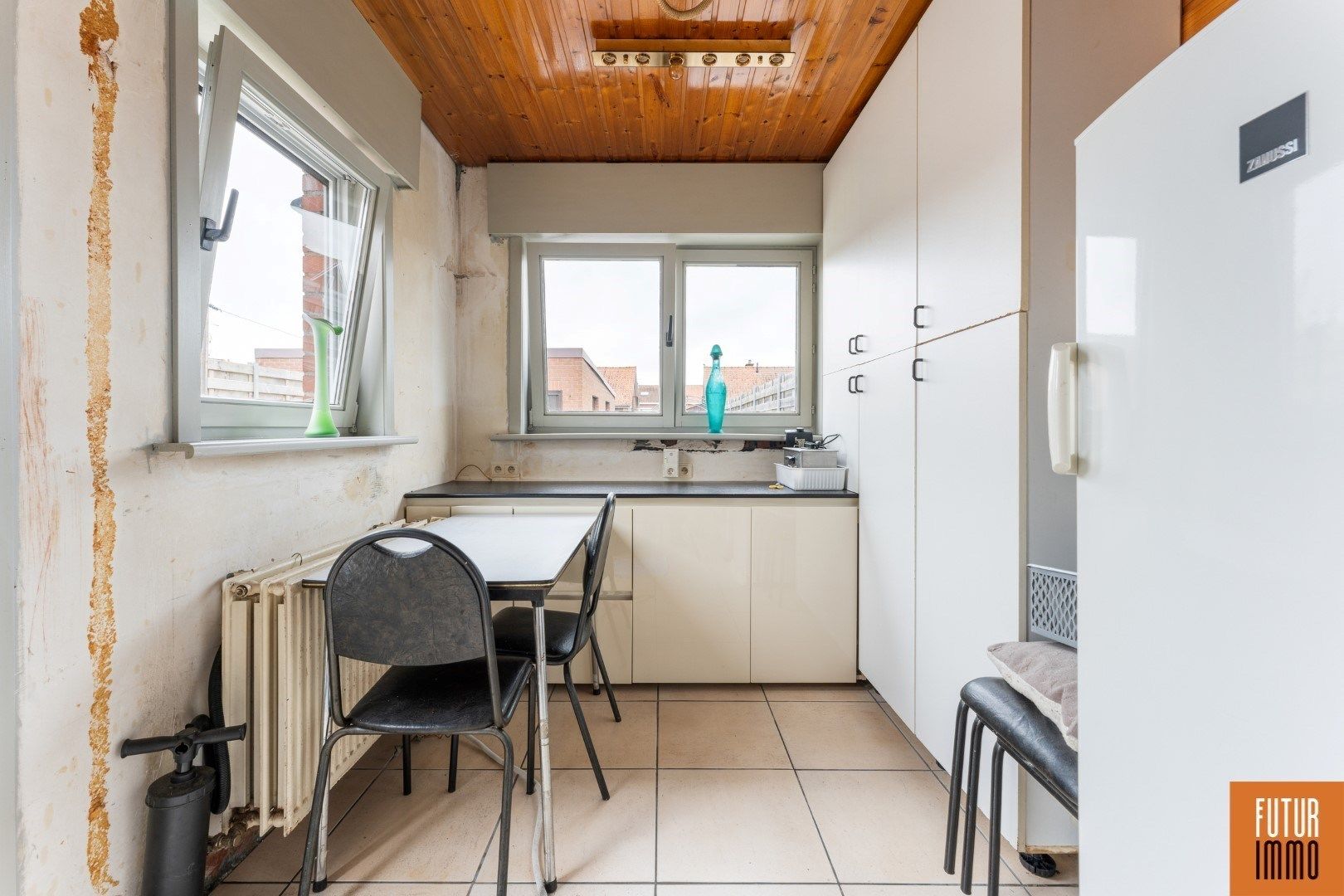 Te moderniseren woning mét garage en uitweg foto 12