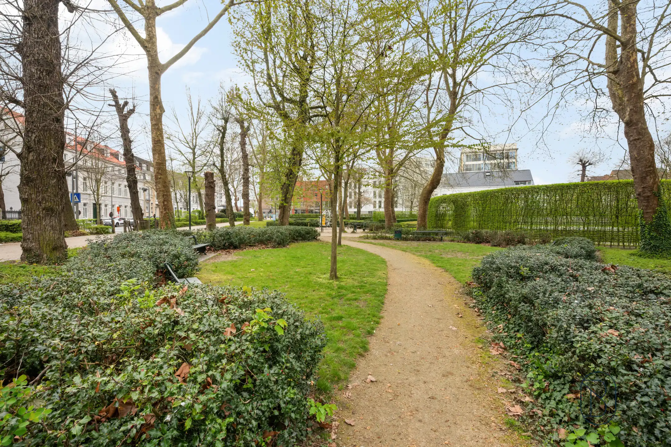 Charmante herenwoning met 5 slk en prachtige stadstuin  foto 2