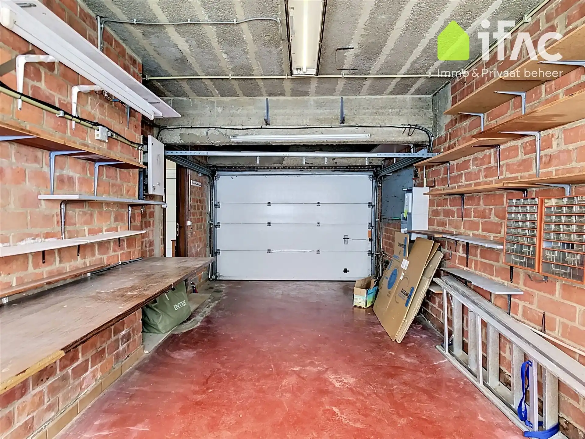 Woning met 4 slaapkamers, garage en tuin foto 23