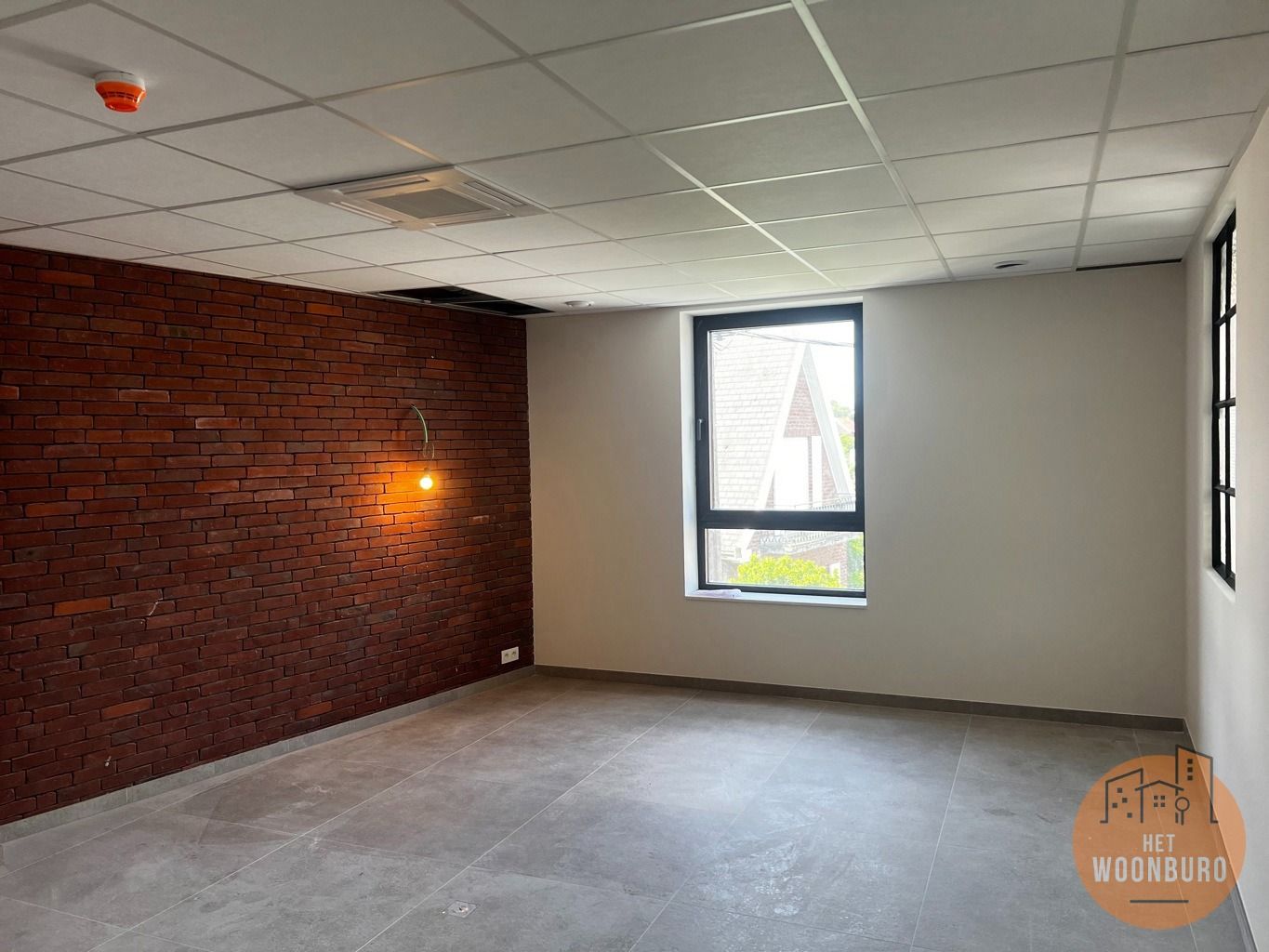 Kantoor met polyvalente ruimte, 4 burelen, vergaderzaal foto 14