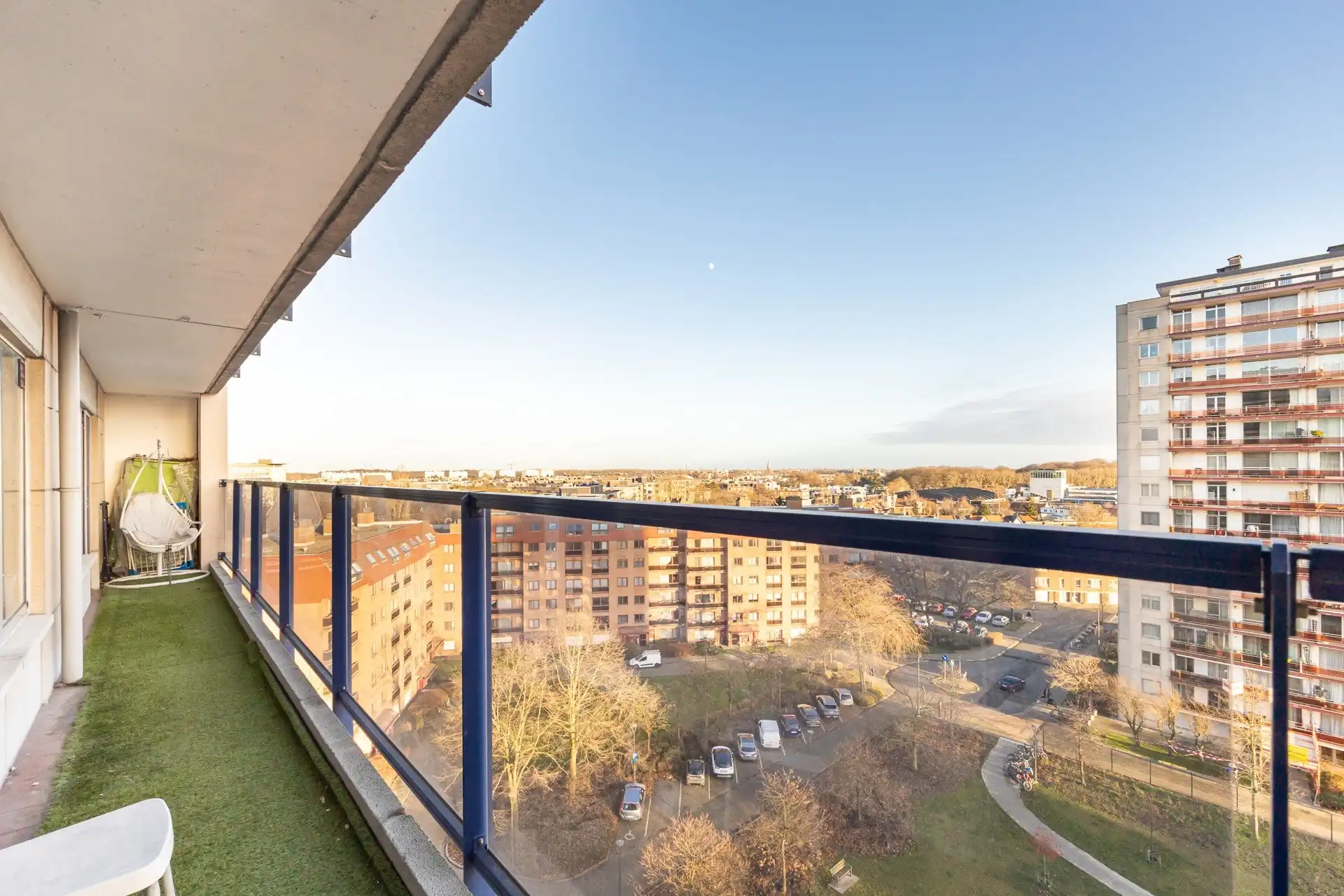 Ruim 3-slpk app met grote leefruimte en terras op 9de verd foto 3