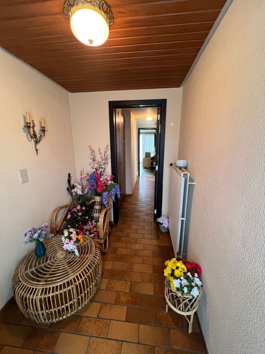Fantastisch gelegen te renoveren driegevelwoning. foto 5