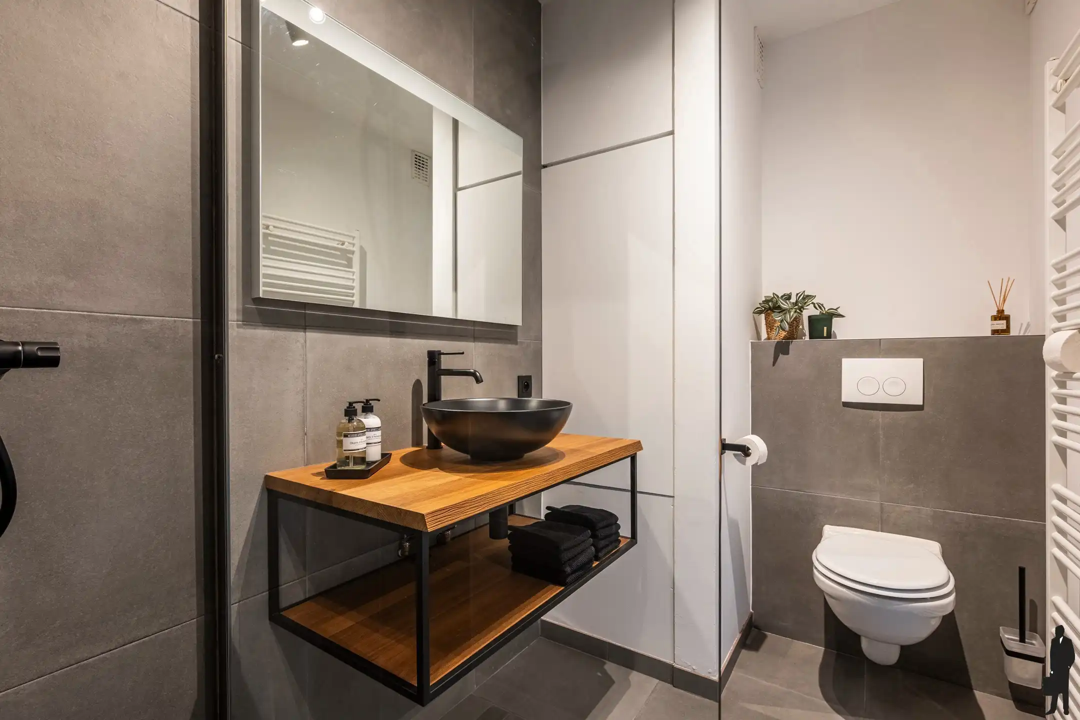 Lichtrijk gerenoveerd instapklaar appartement met 2 slpk foto 14