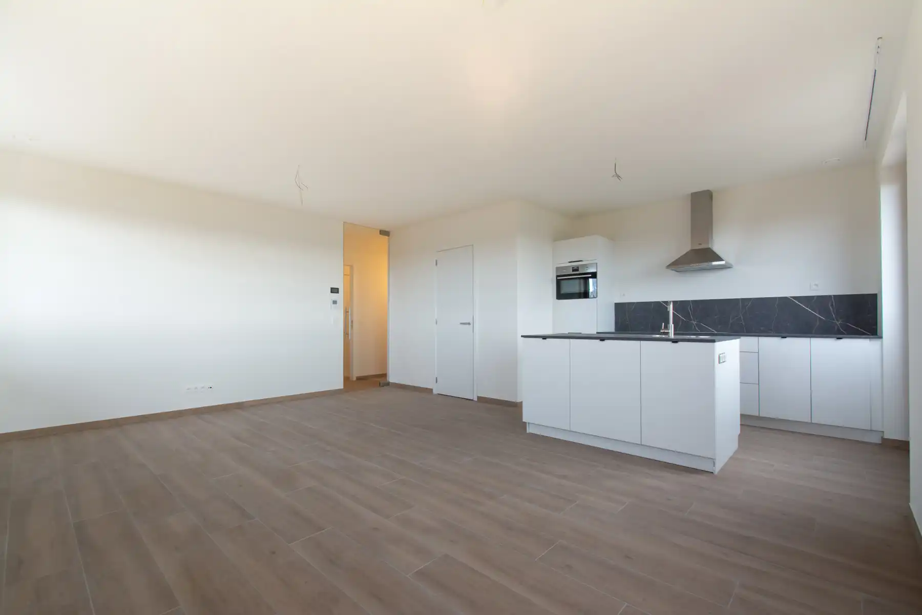 Rustig en comfortabel 2slpk appt. met mooi terras  foto 3