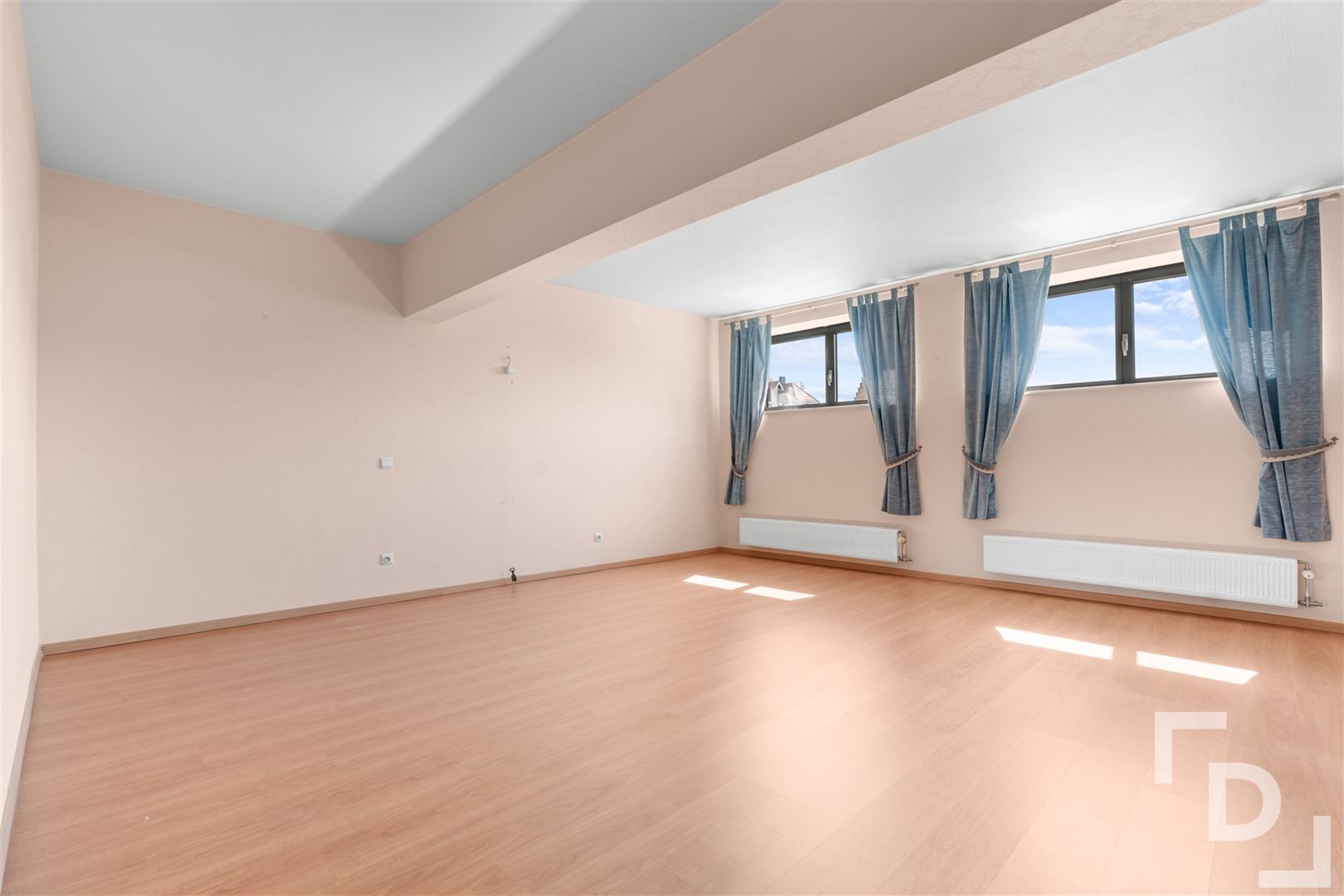 Appartement van ca 300m² op toplocatie in Ieper foto 4