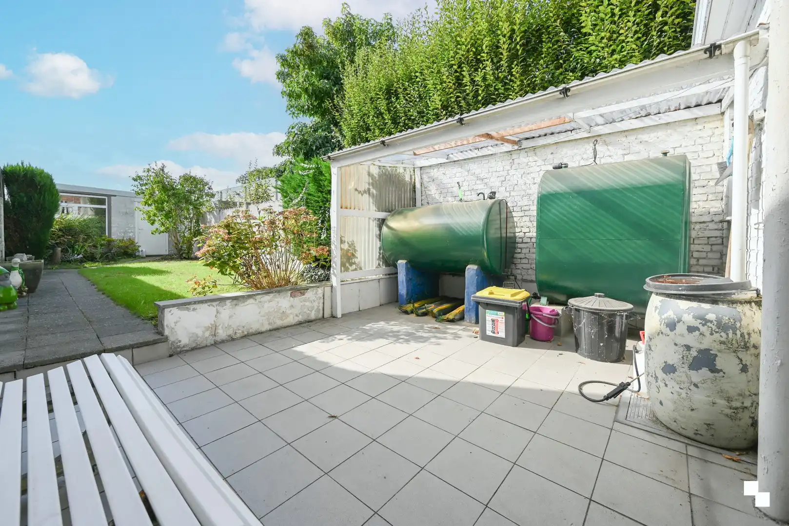 Te renoveren woning met dubbele garage in Oostrozebeke foto 23
