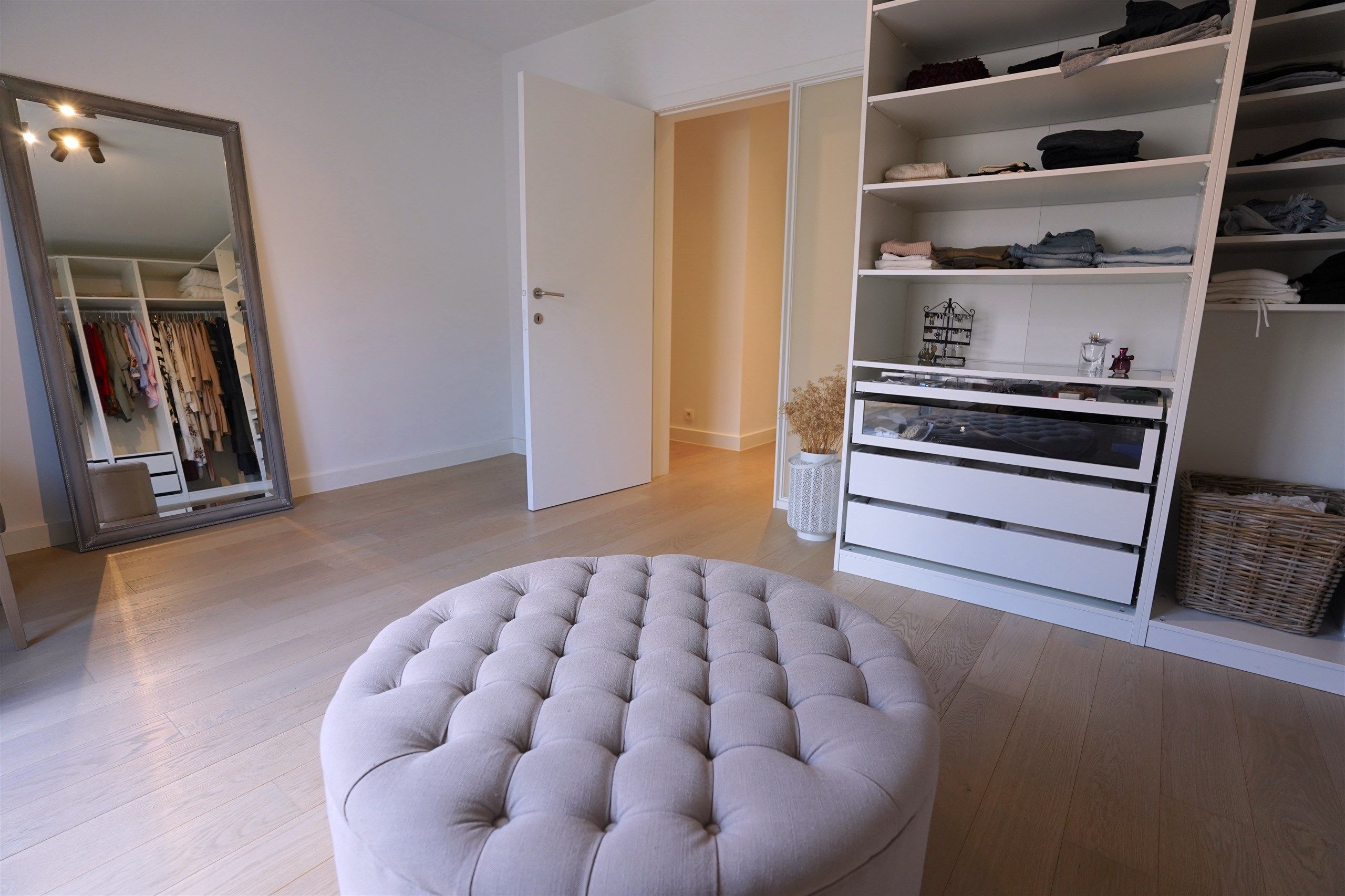 Bijzonder, smaakvol appartement met 50 m2 terras! foto 23