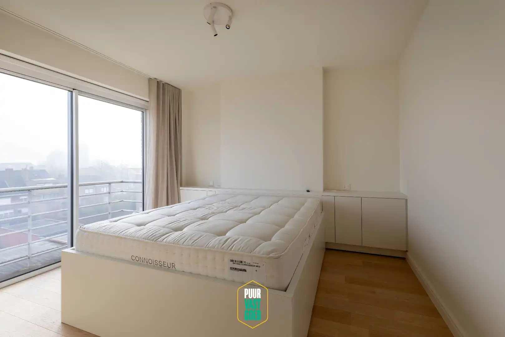 Ruim gerenoveerd en gemeubeld appartement voor tijdelijke verhuur foto 10