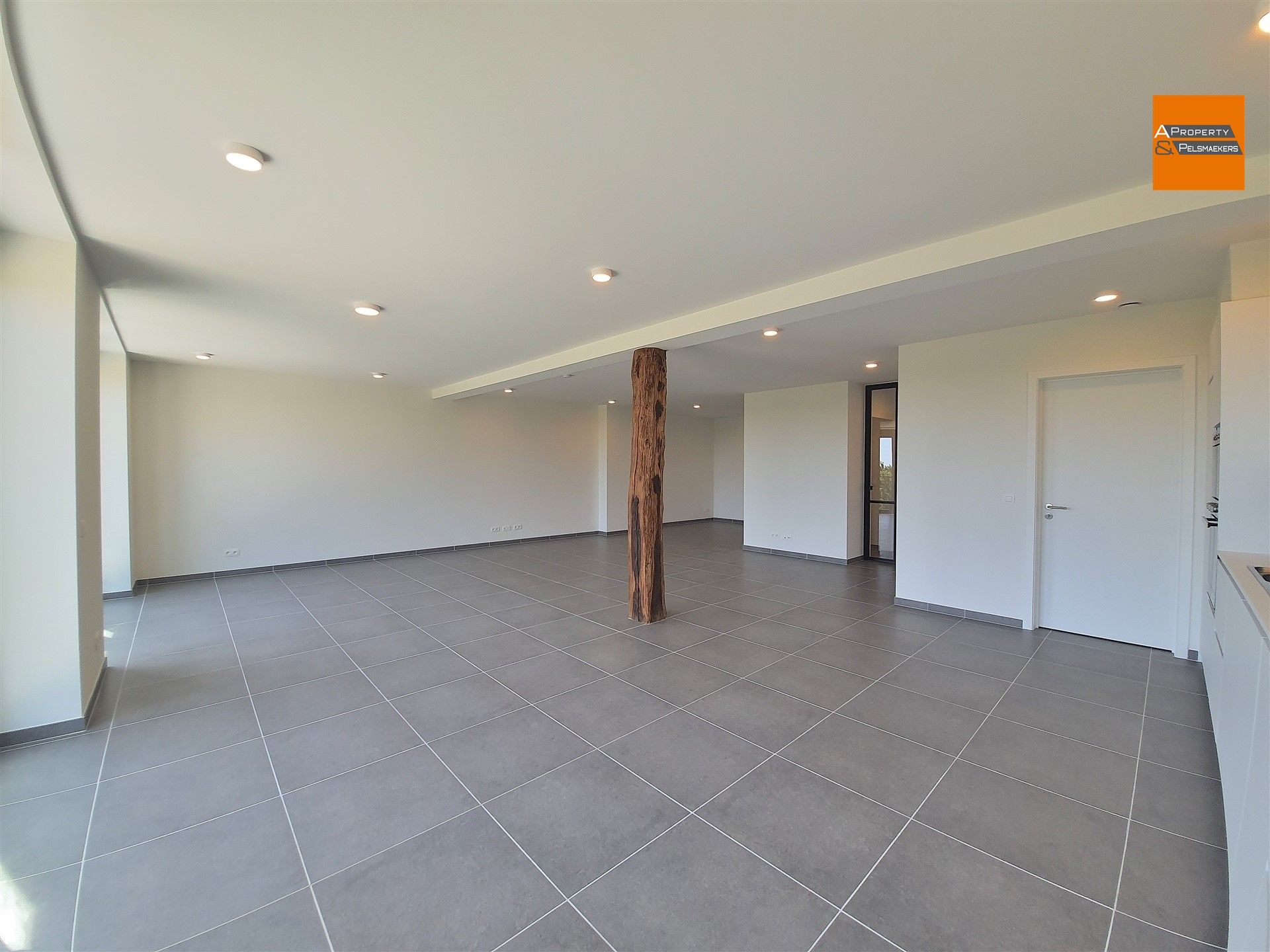 Nieuwbouw woning met 3 slaapkamers en tuin op toplocatie foto 8