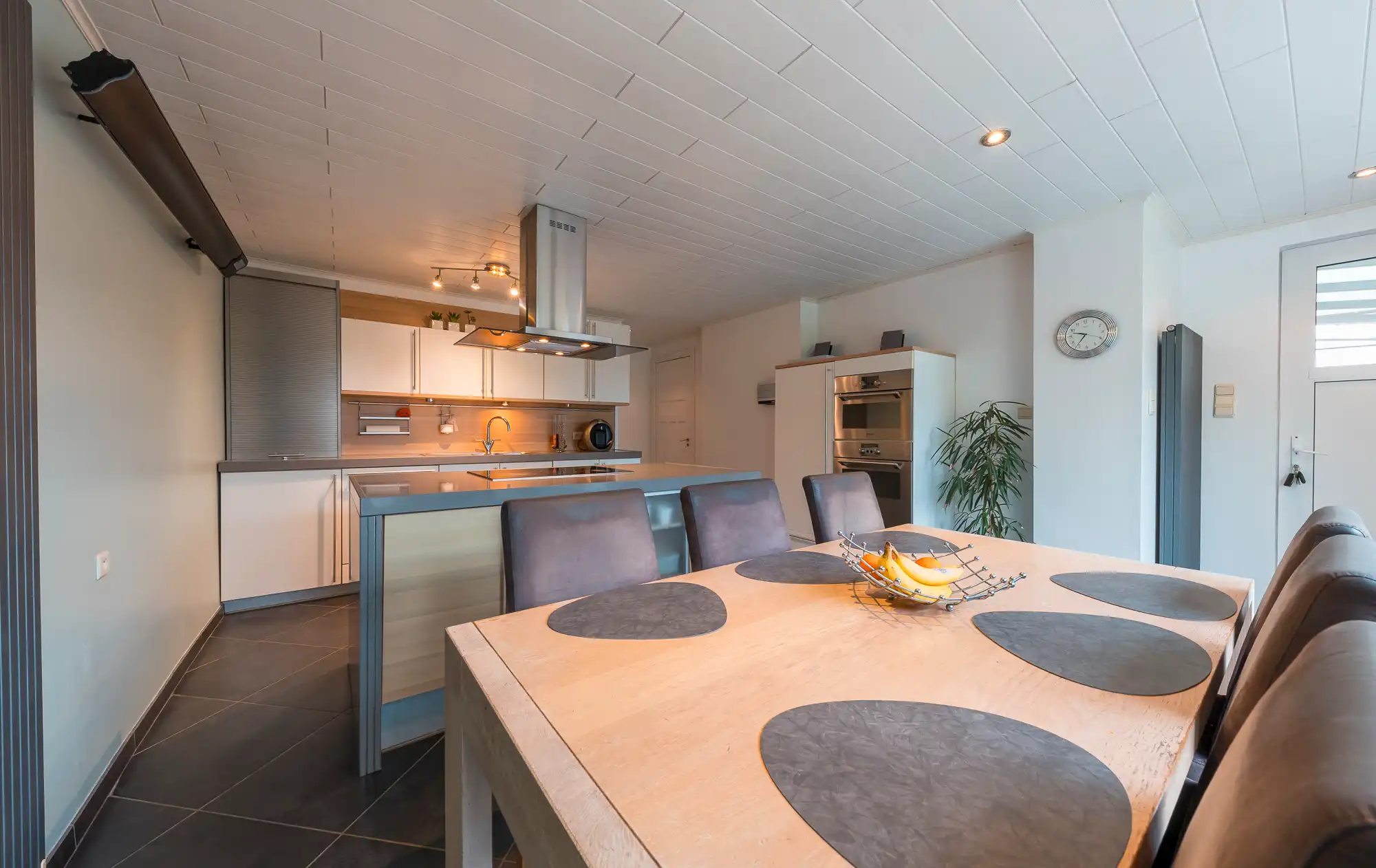 TE KOOP: Karaktervolle woning + naastliggend multifunctioneel bijgebouw op gunstige ligging in Bocholt foto 5