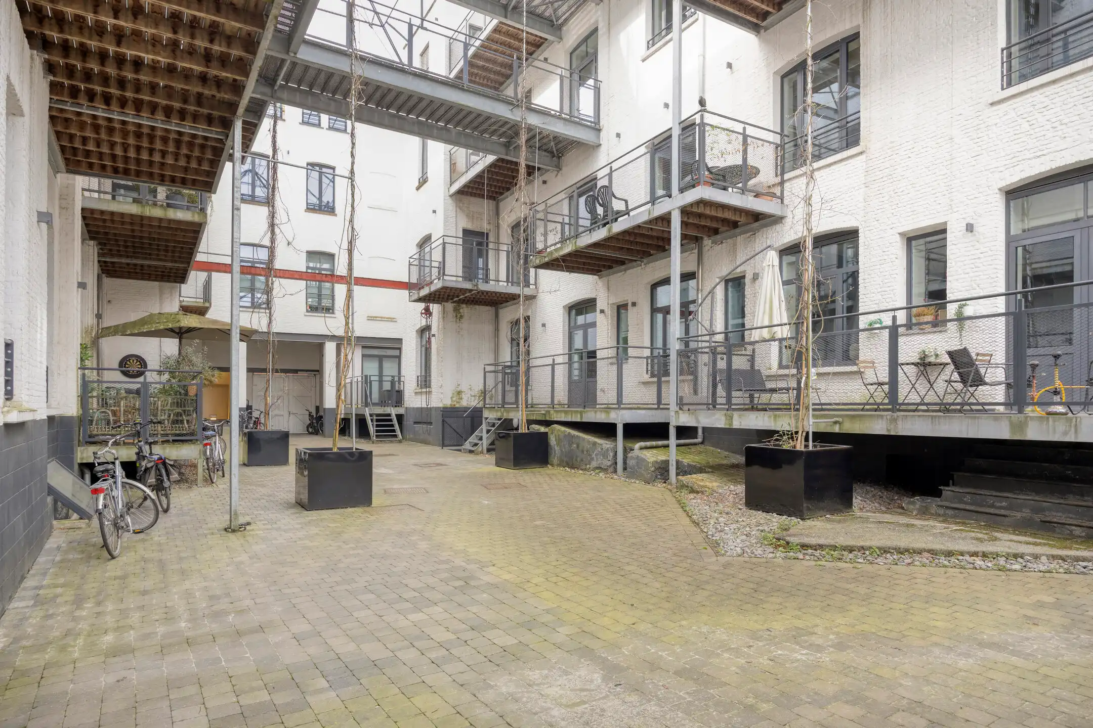 Lichtrijke loft in de historische Kantfabriek Vilvoorde foto 17